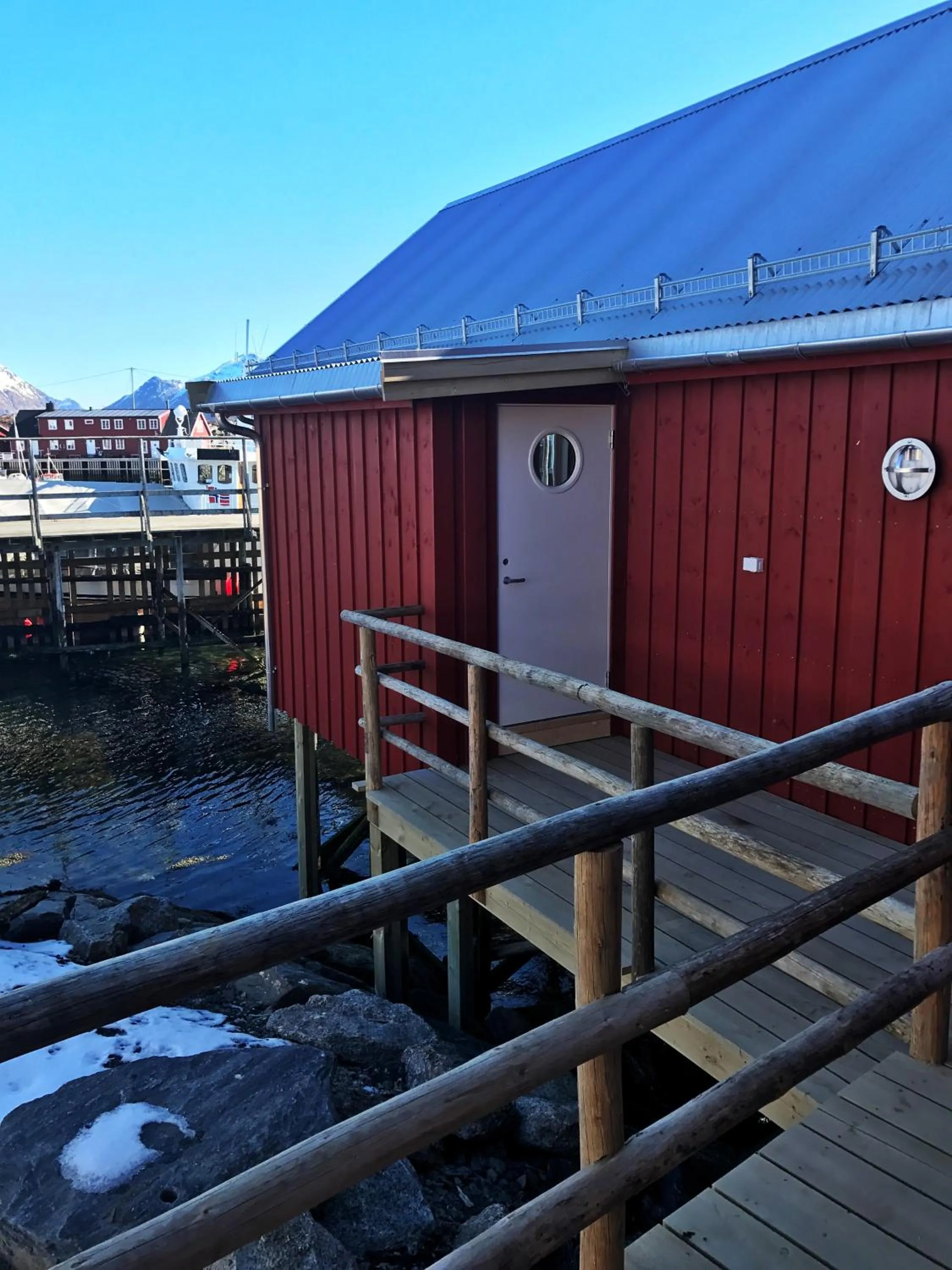 Facade/entrance in Hattvika Lodge