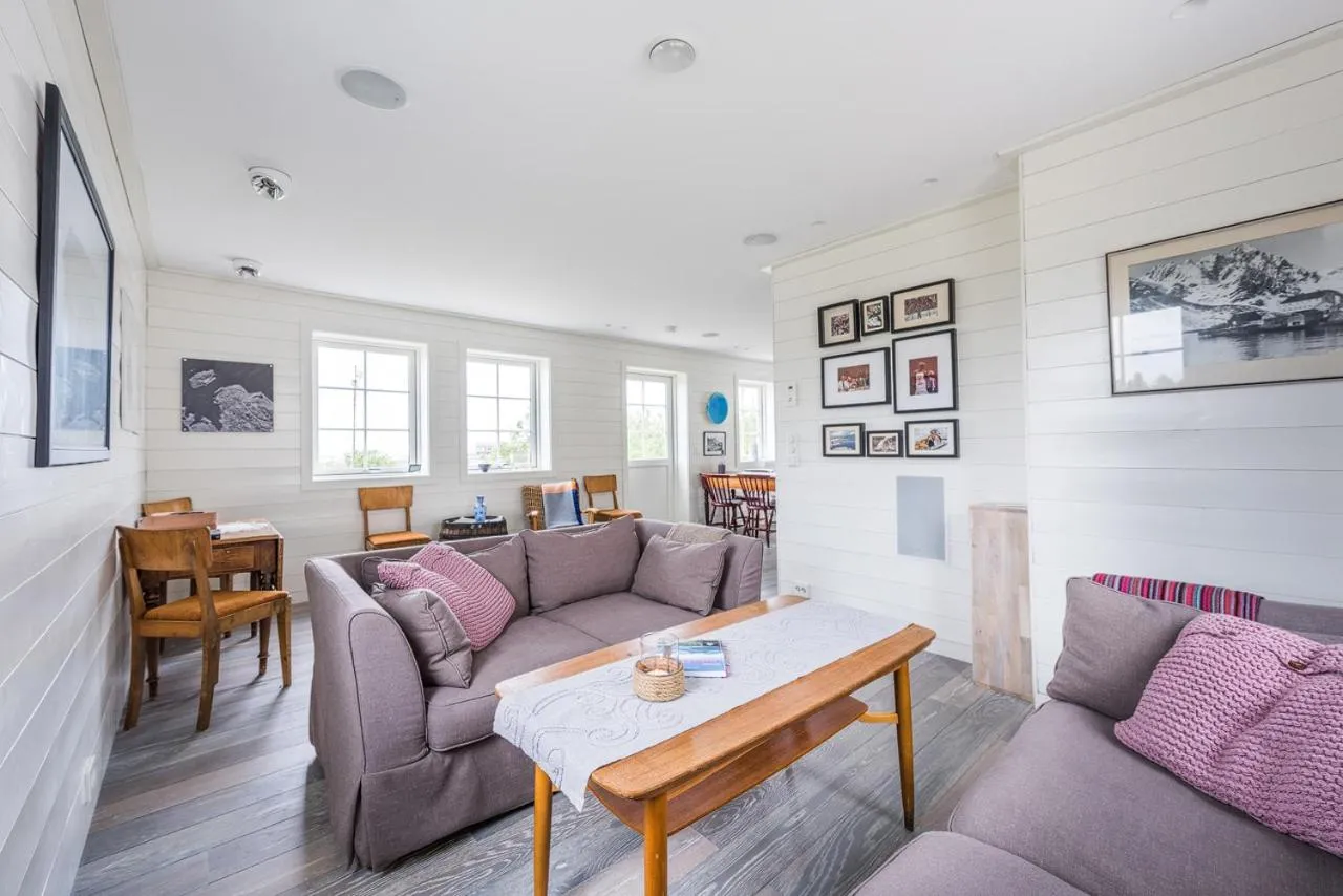 Seating area in Hattvika Lodge