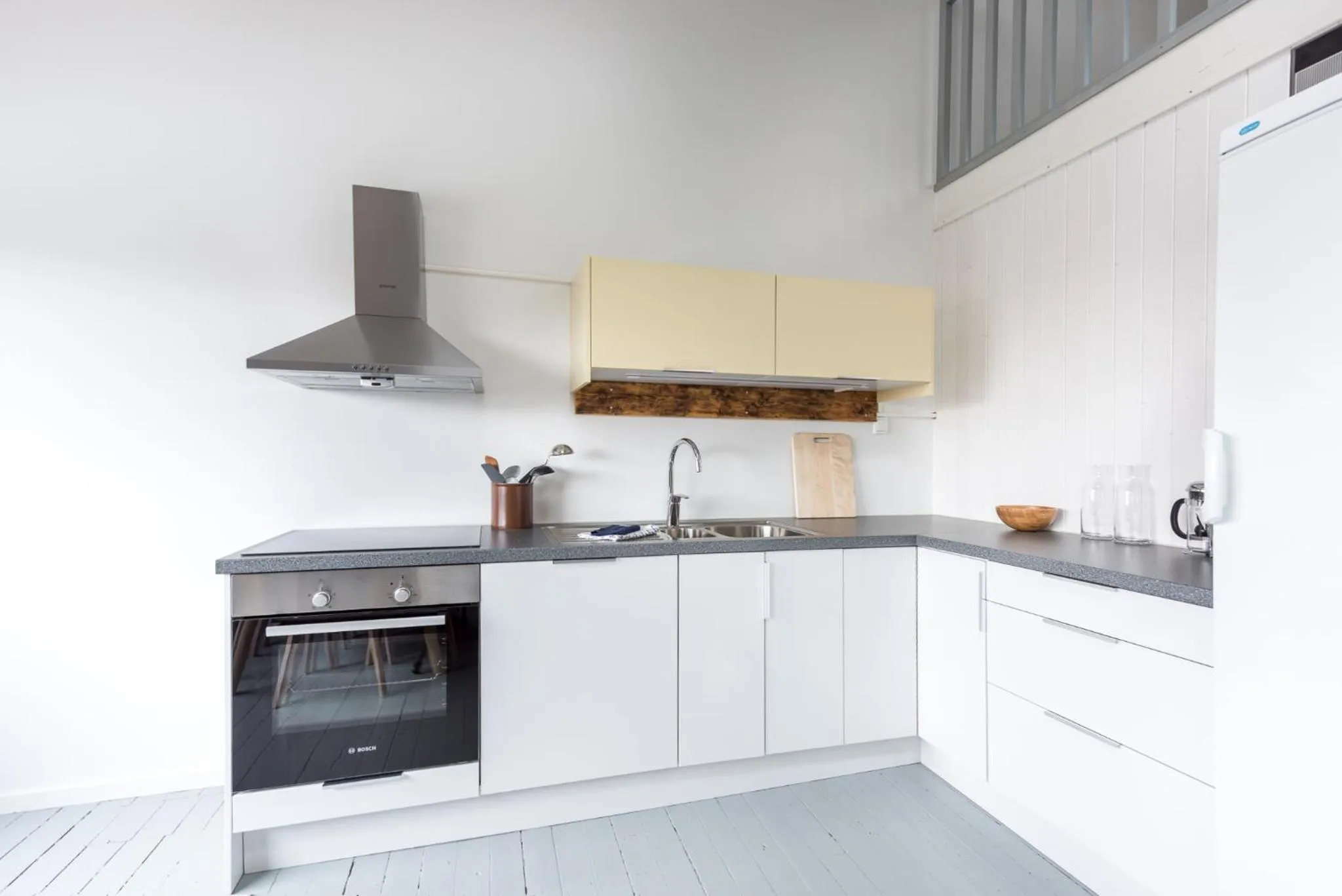 Kitchen or kitchenette in Hattvika Lodge