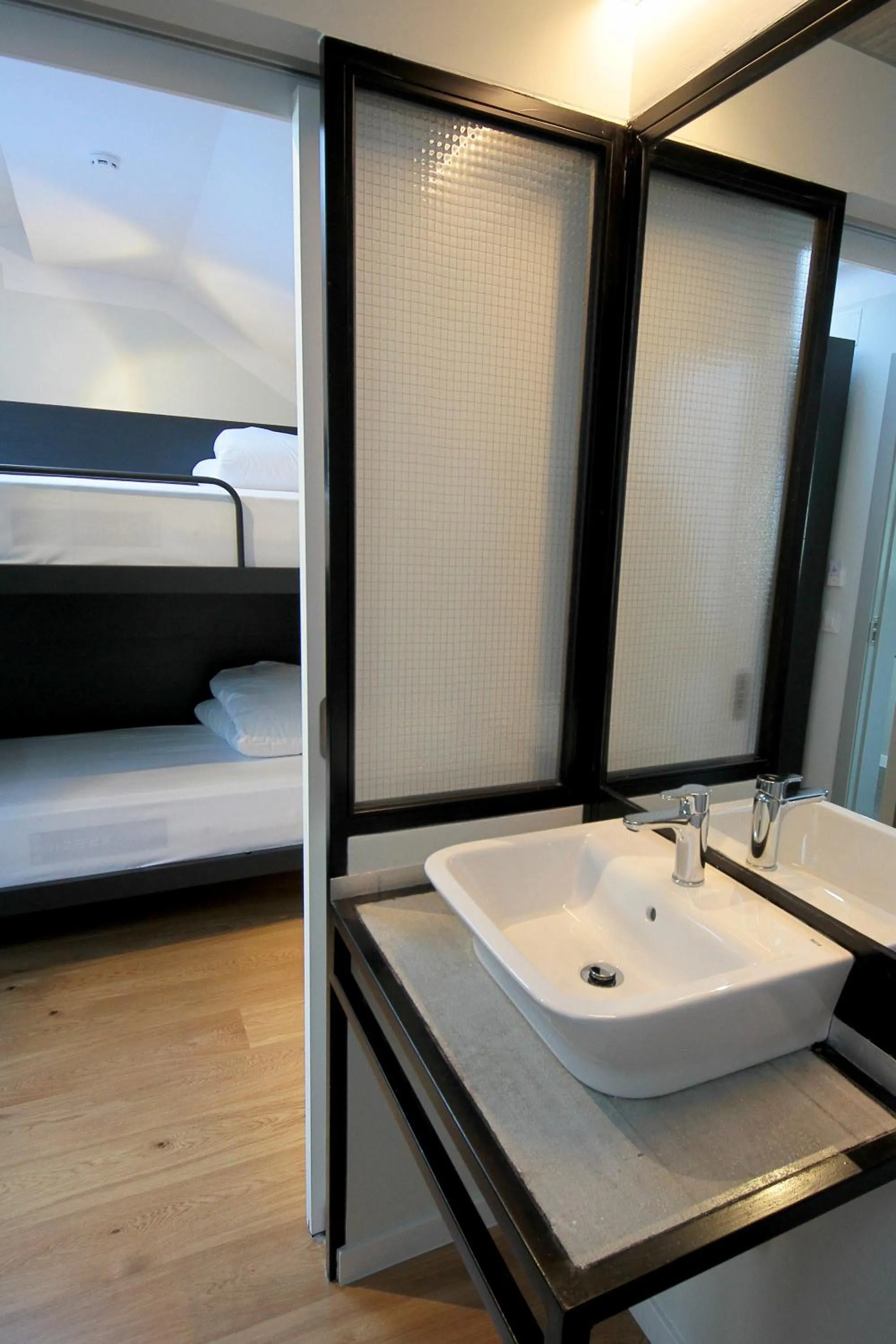 Bathroom, Bed in H Complutum