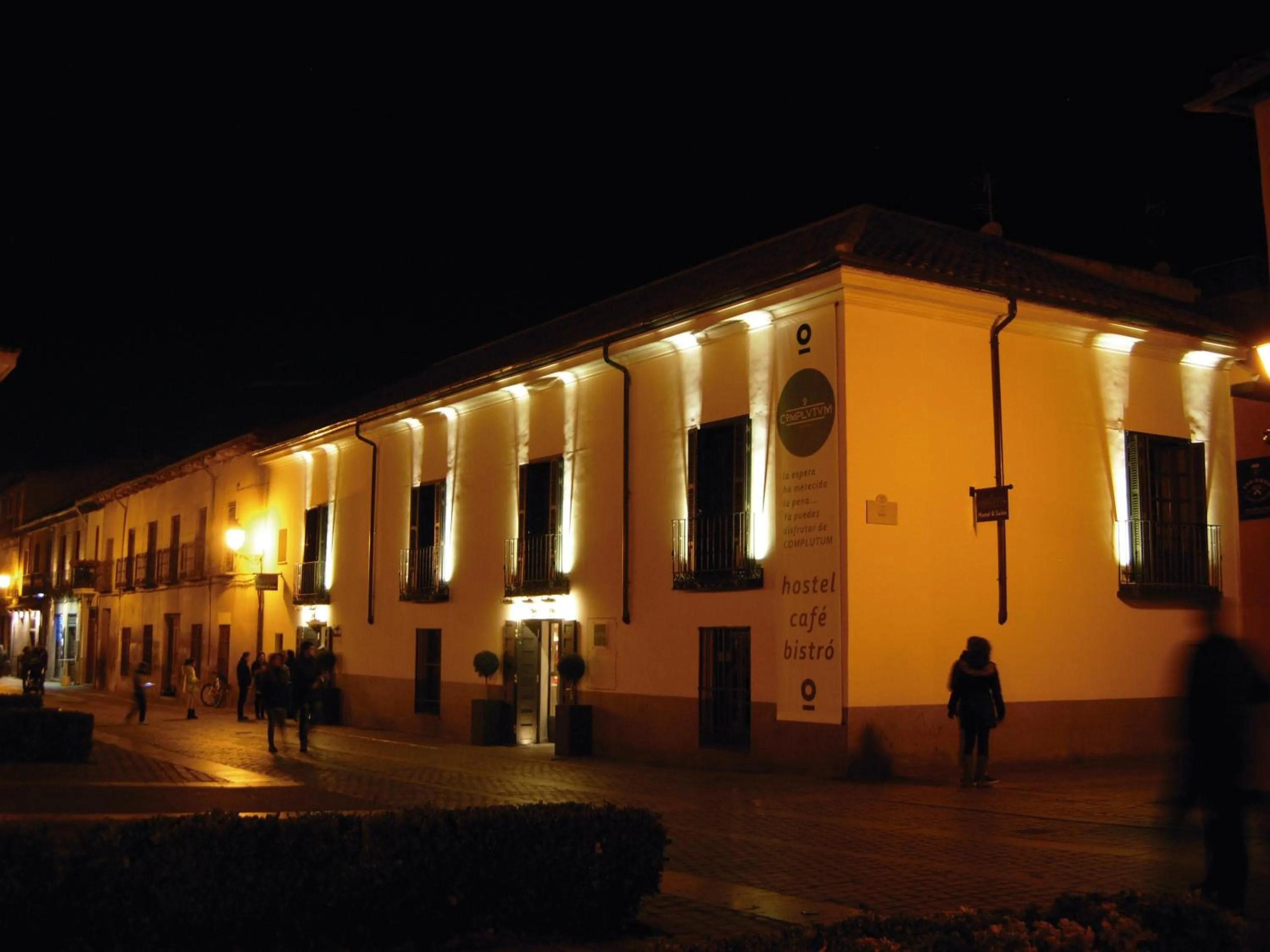 Facade/entrance in H Complutum