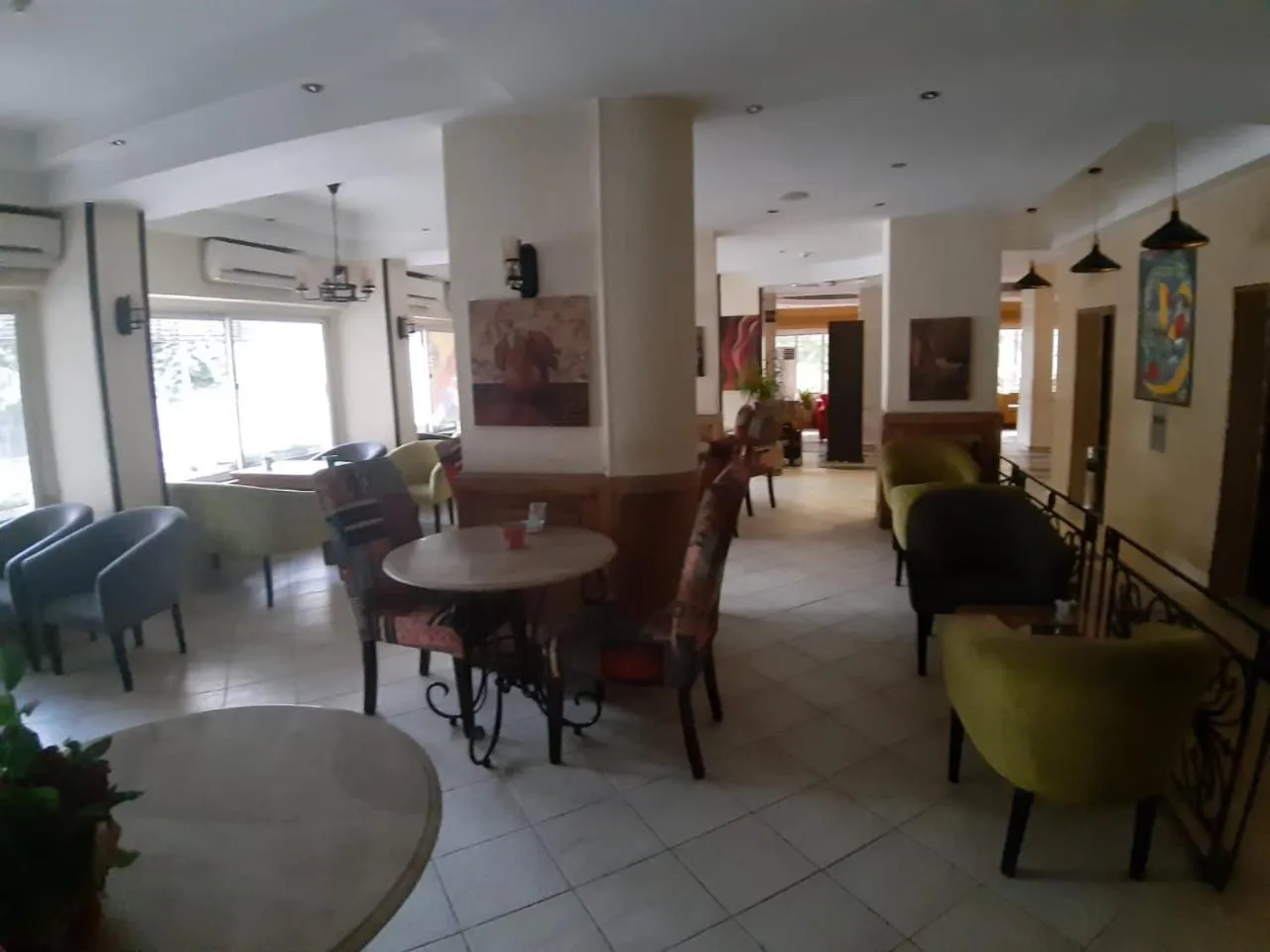 Restaurant/places to eat in King Hotel Cairo