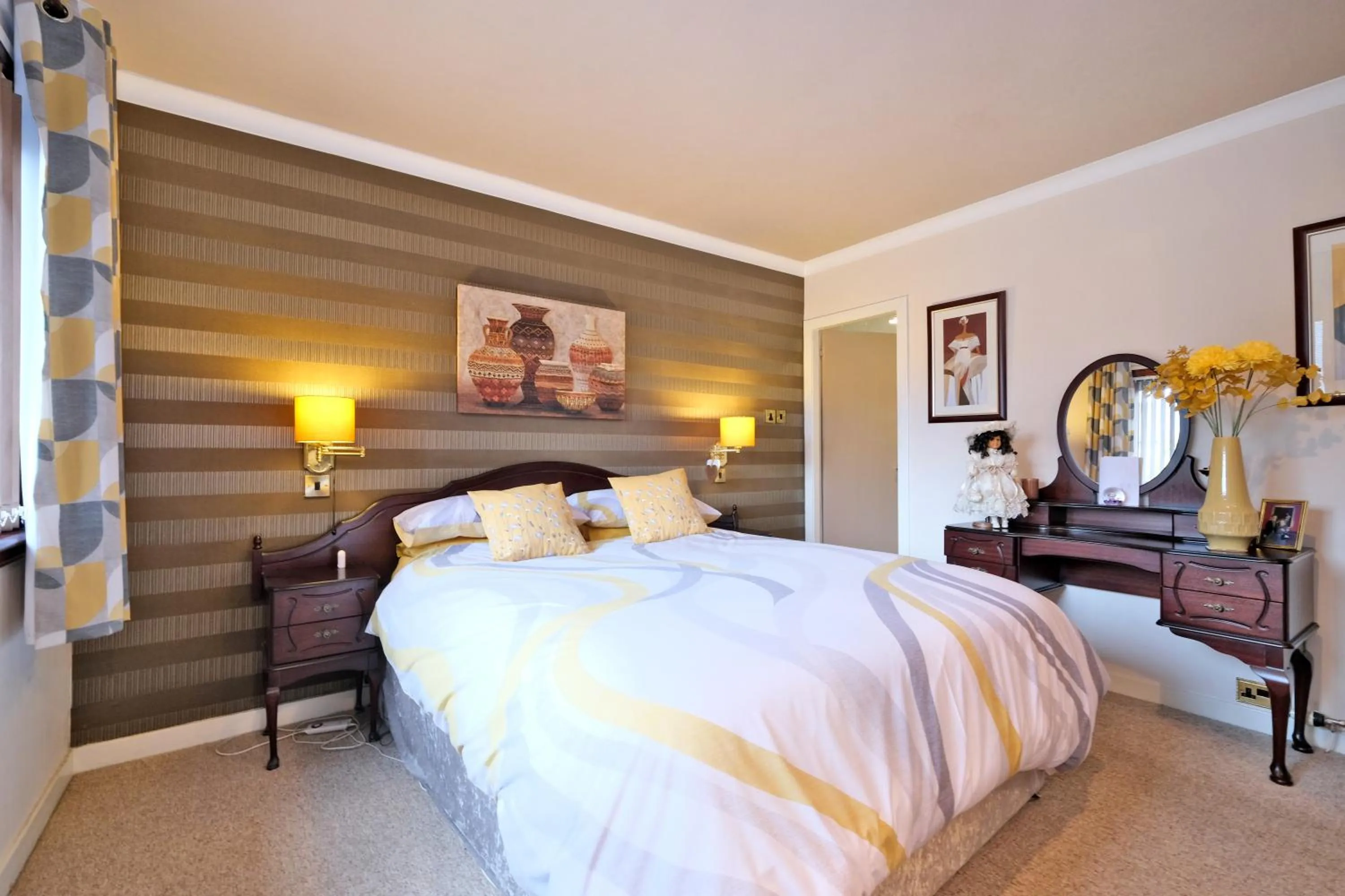 Bedroom, Bed in The Jays Guest House