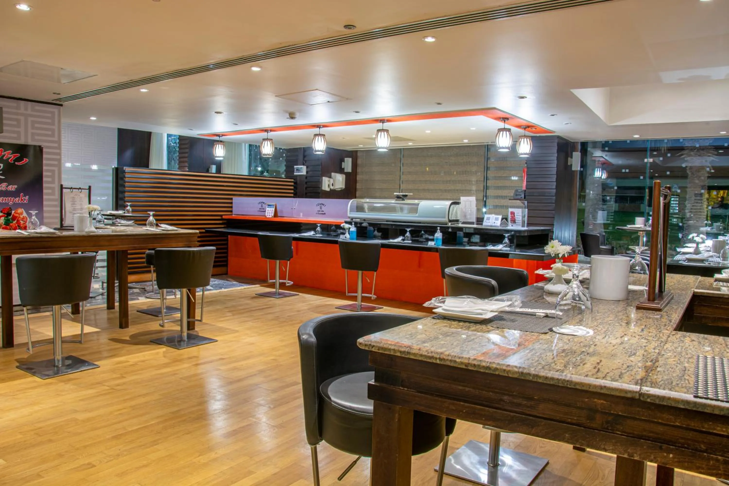 Restaurant/places to eat in Helnan Royal Palestine Hotel - Montazah Gardens