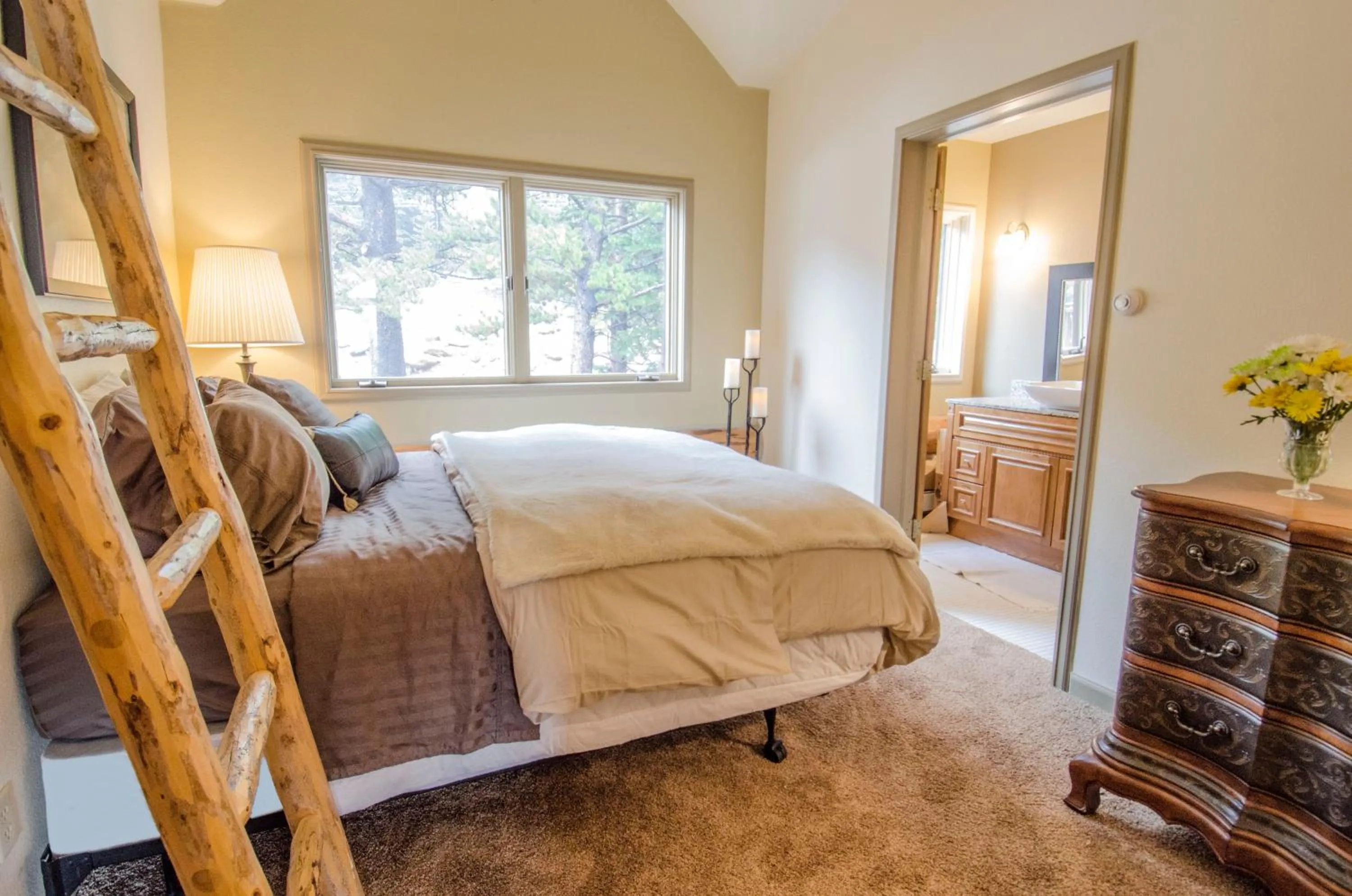 Bed in The Silver Lake Lodge - Adults Only