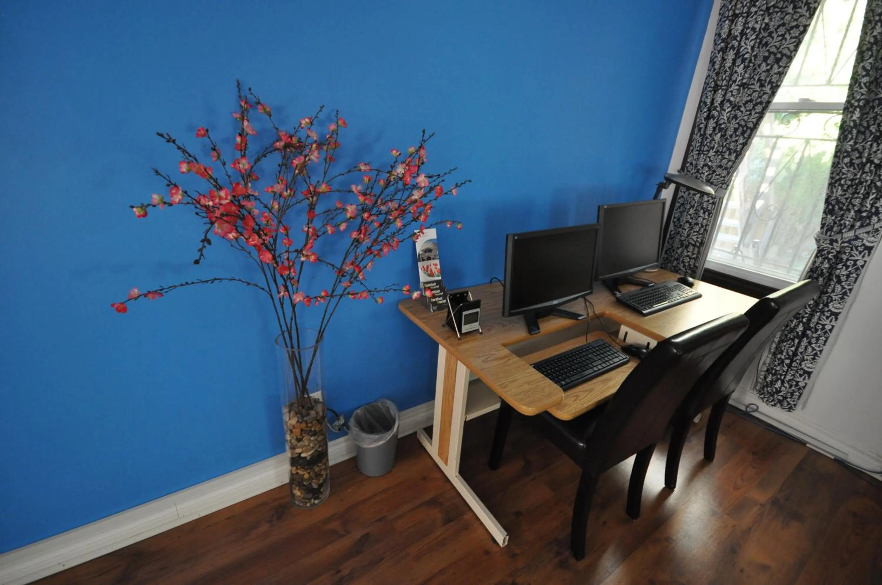 TV and multimedia in Barefoot Inn