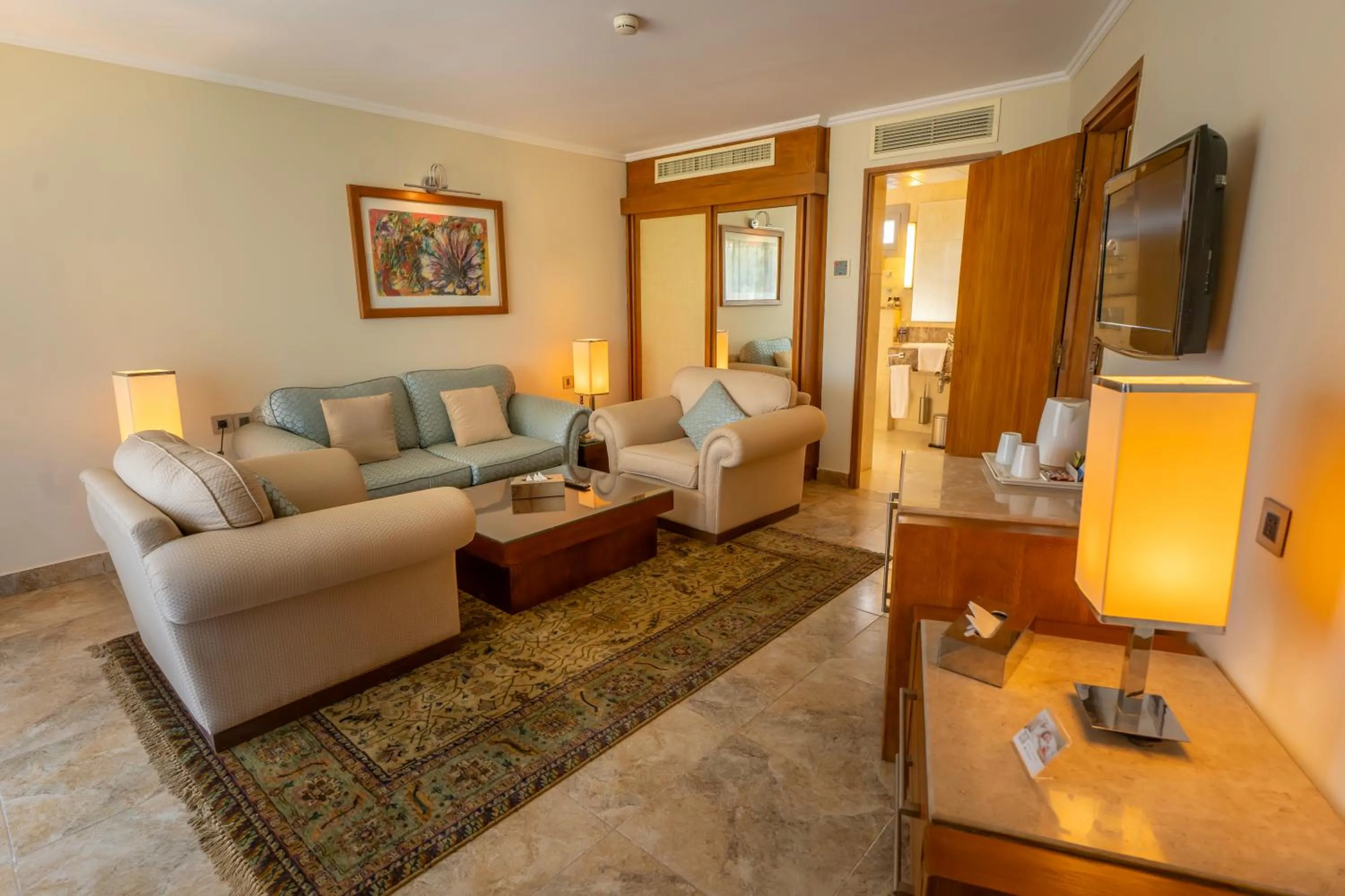 TV and multimedia in Jolie Ville Hotel & Spa Kings Island Luxor