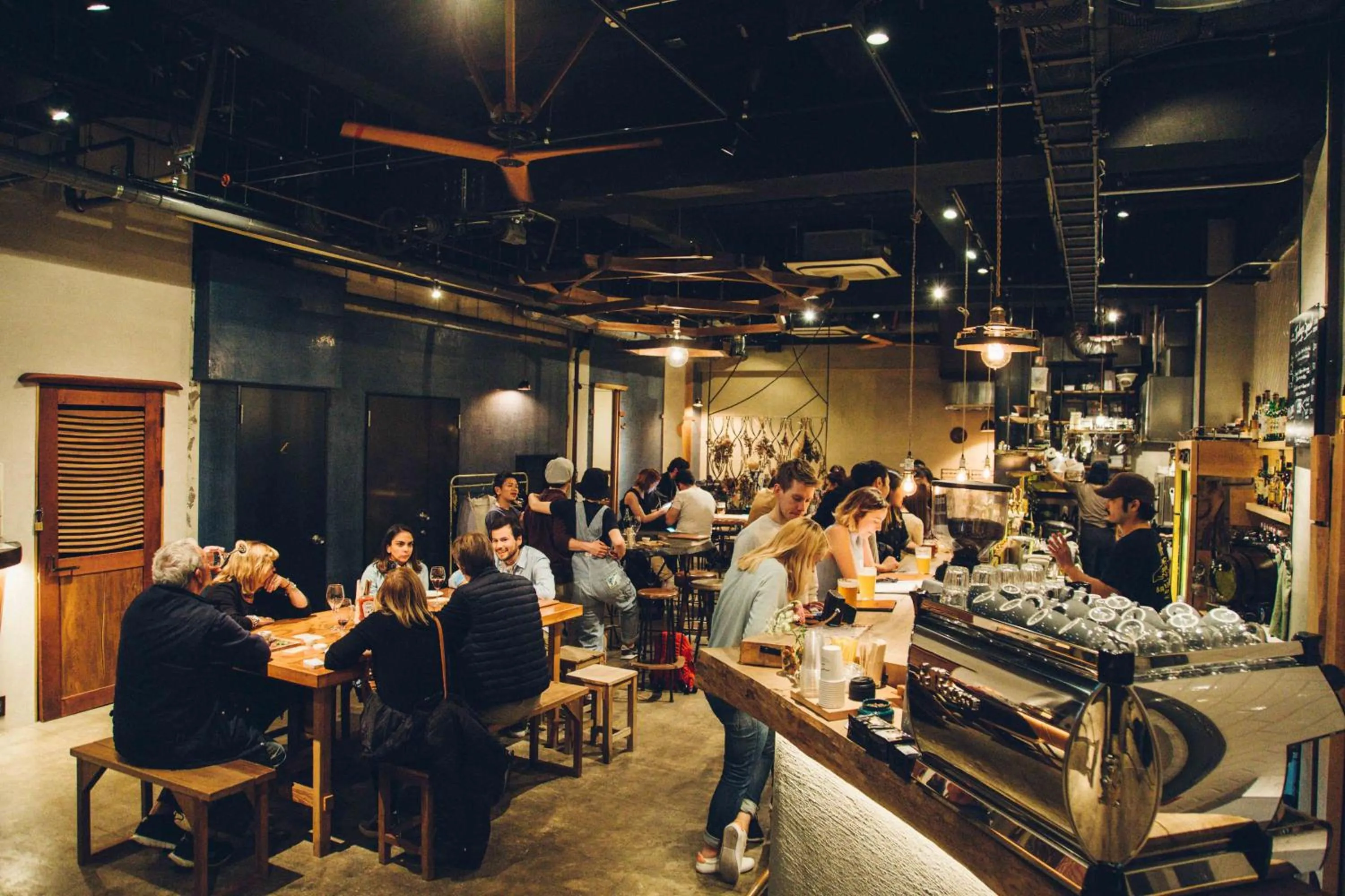 Lounge or bar in Len Kyoto Kawaramachi