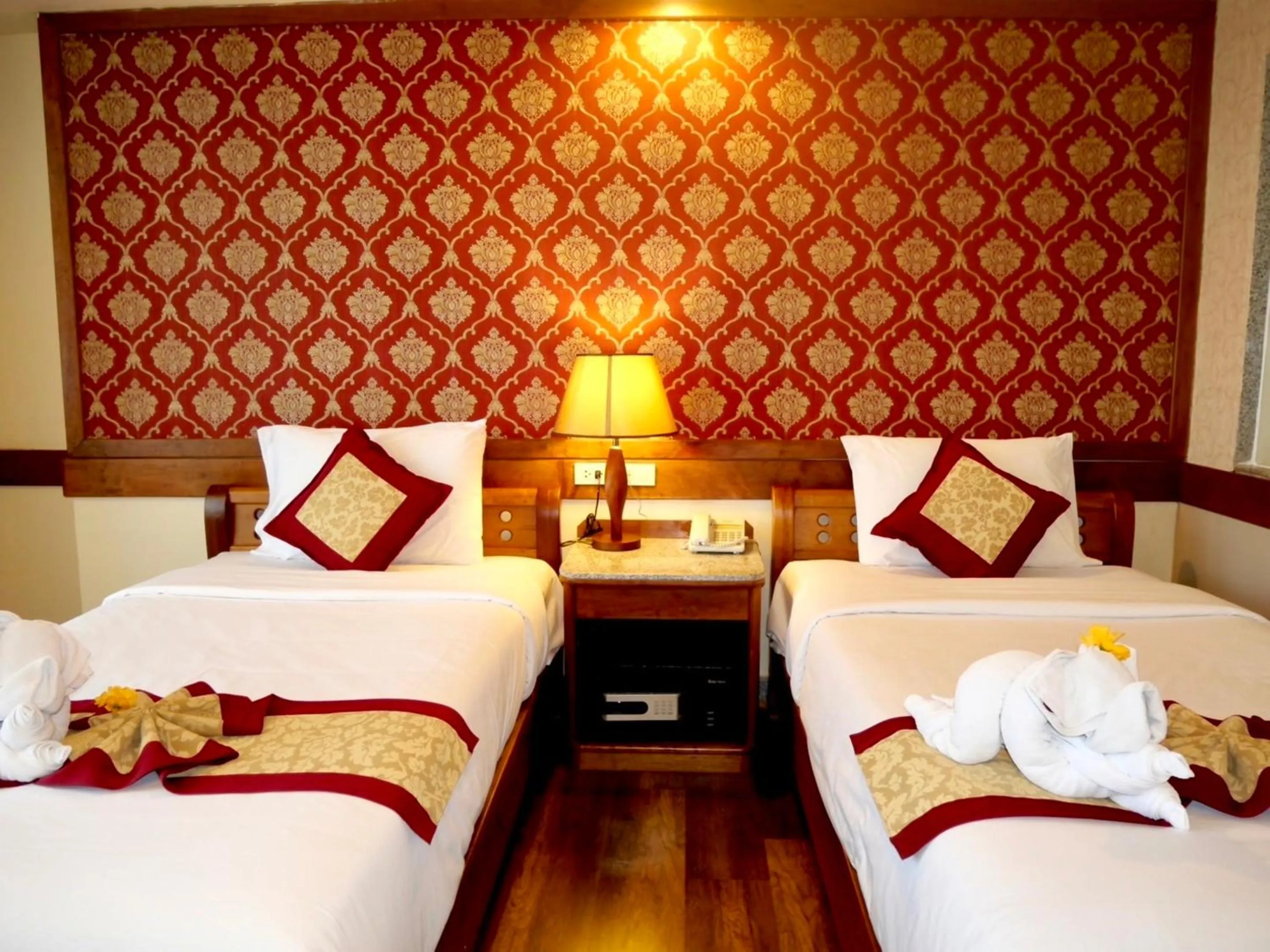 Photo of the whole room, Bed in Boutique City Hotel