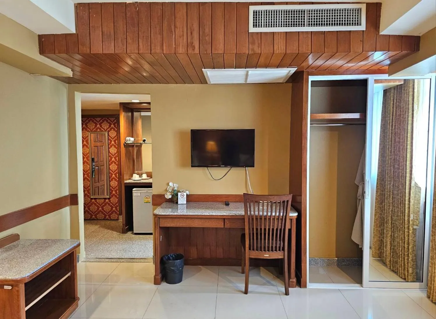 TV and multimedia in Boutique City Hotel