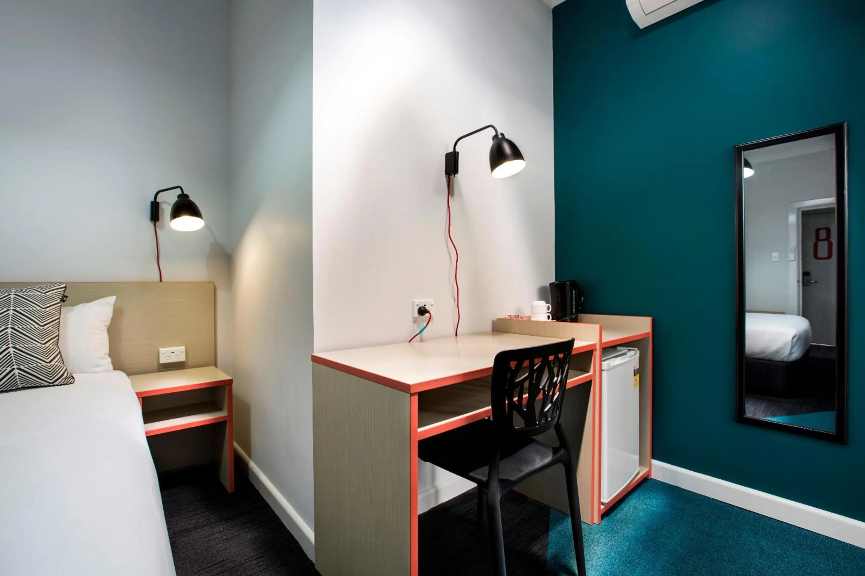 Bedroom, Bed in Greenacre Hotel