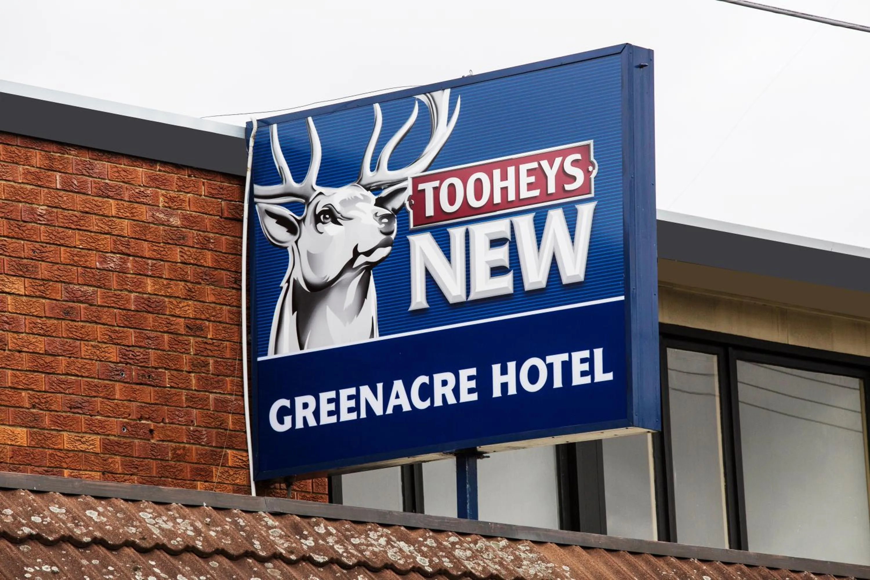 Facade/entrance in Greenacre Hotel