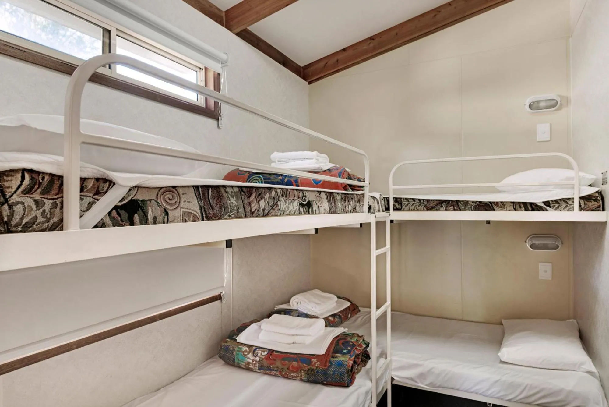 Bedroom, Bed in Discovery Parks - Emerald Beach