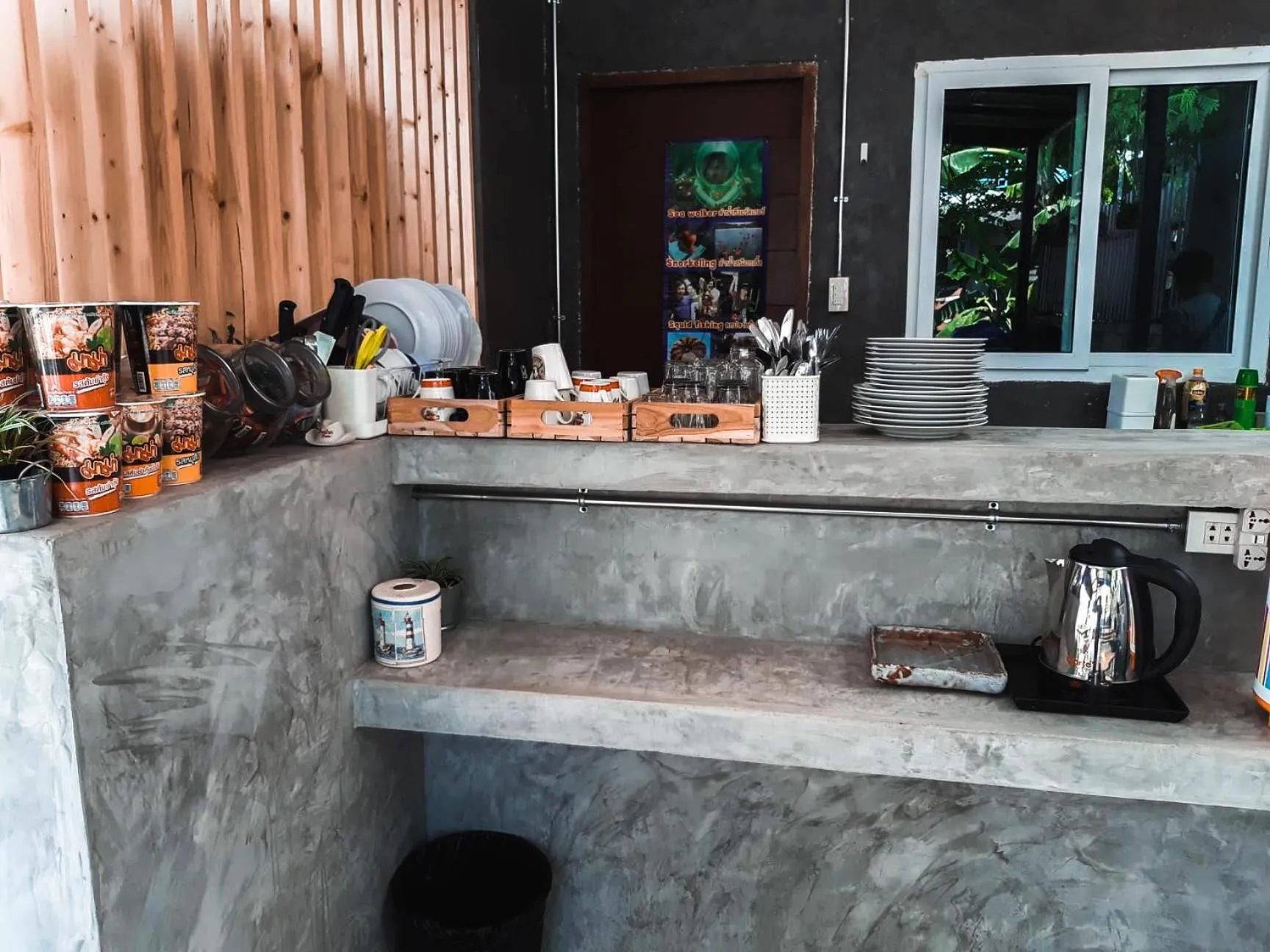 Restaurant/places to eat in Samanta By The Sea