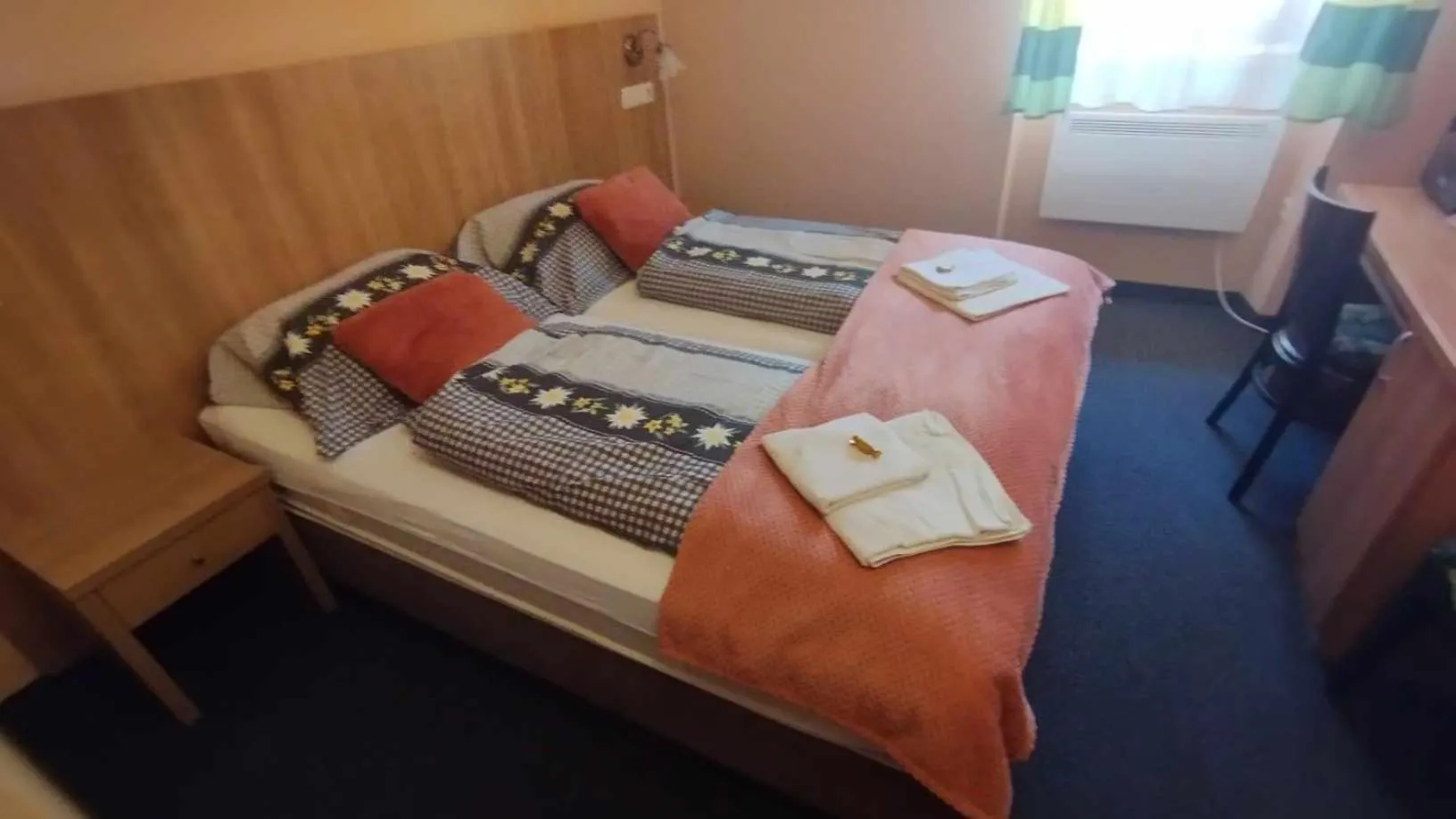 Bed in Jasmin Privatzimmer