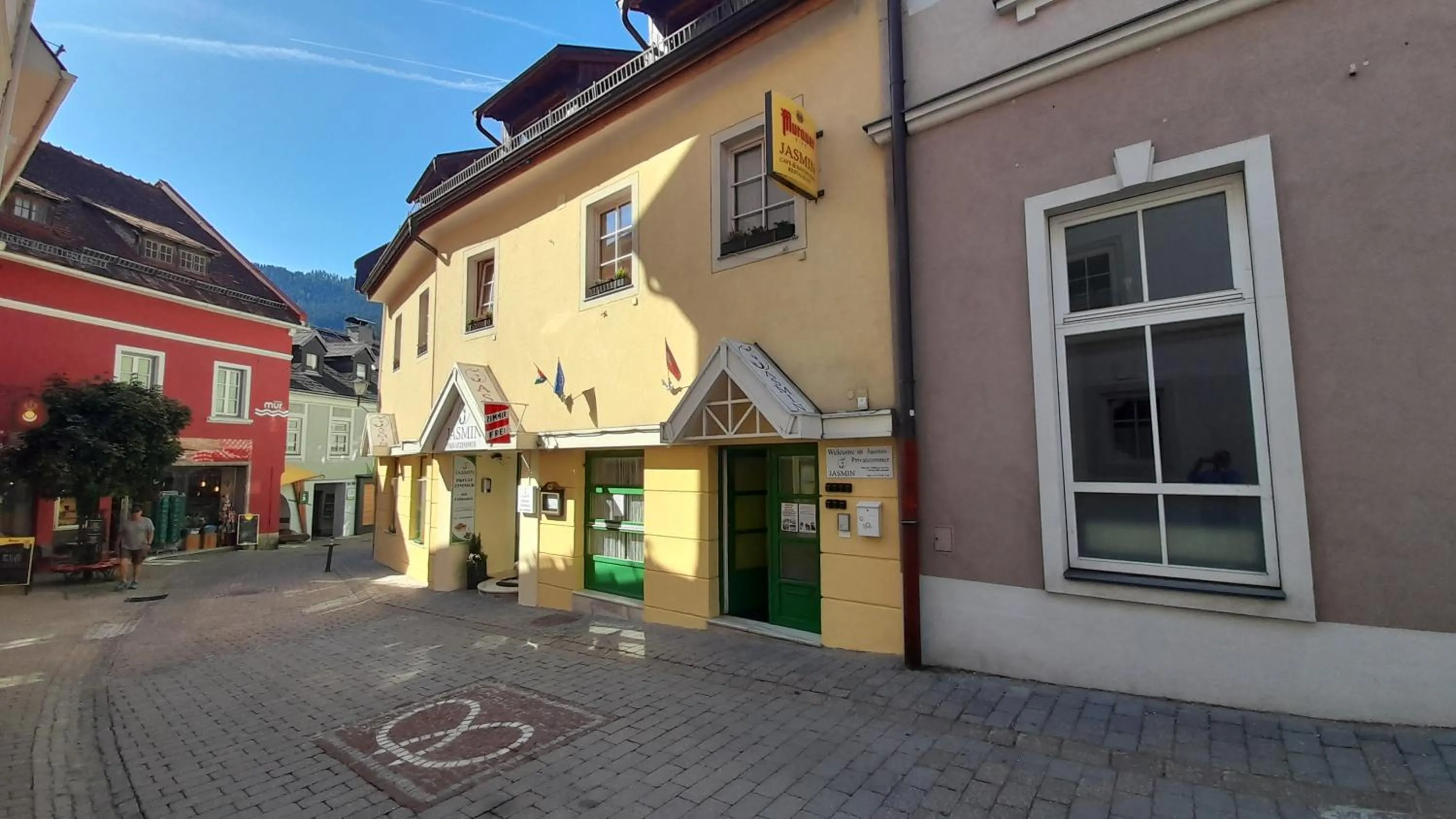 Property building in Jasmin Privatzimmer