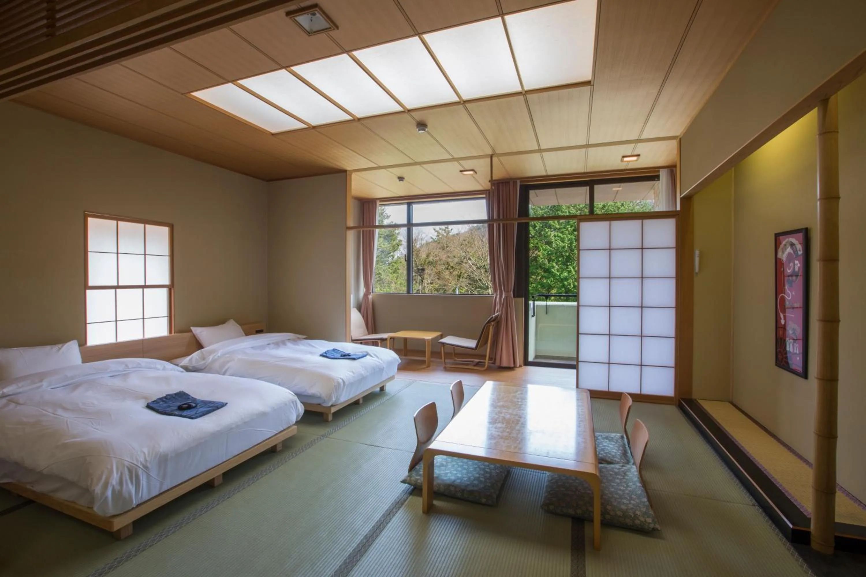 Photo of the whole room, Bed in Hakone Kowakien Miyamafurin