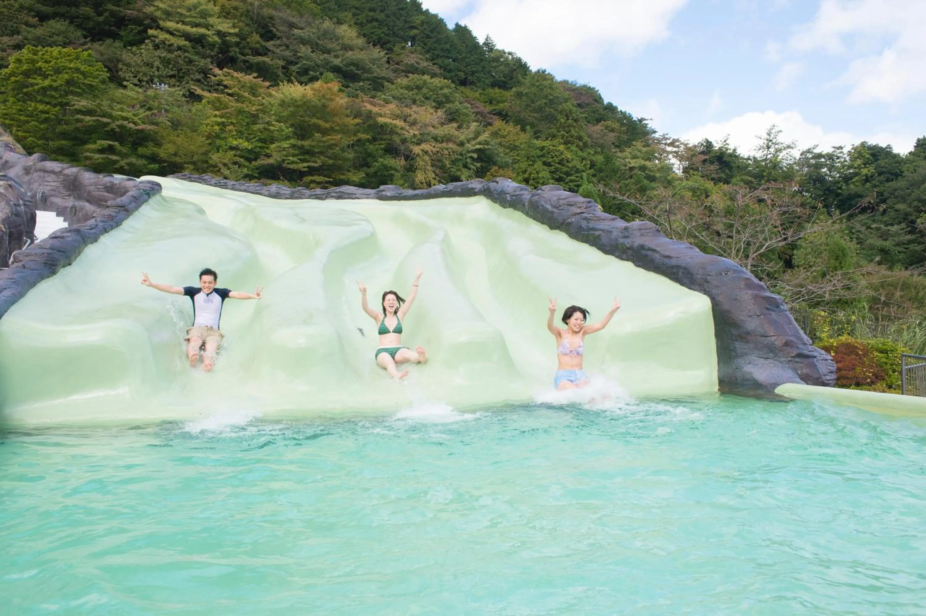 Aqua park in Hakone Kowakien Miyamafurin