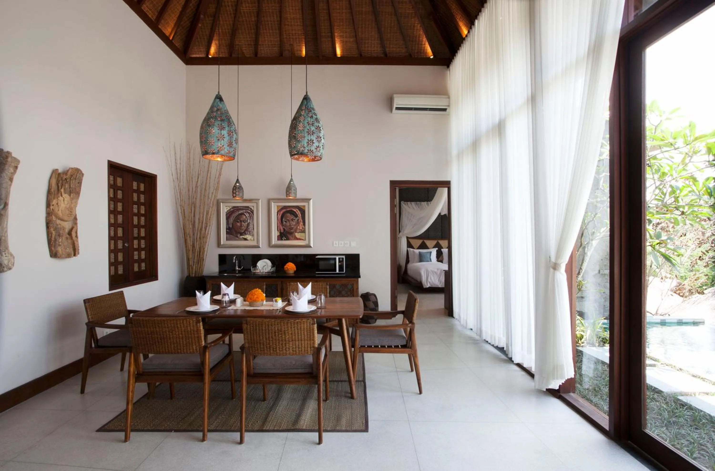 Dining area in Tejaprana Resort & Spa