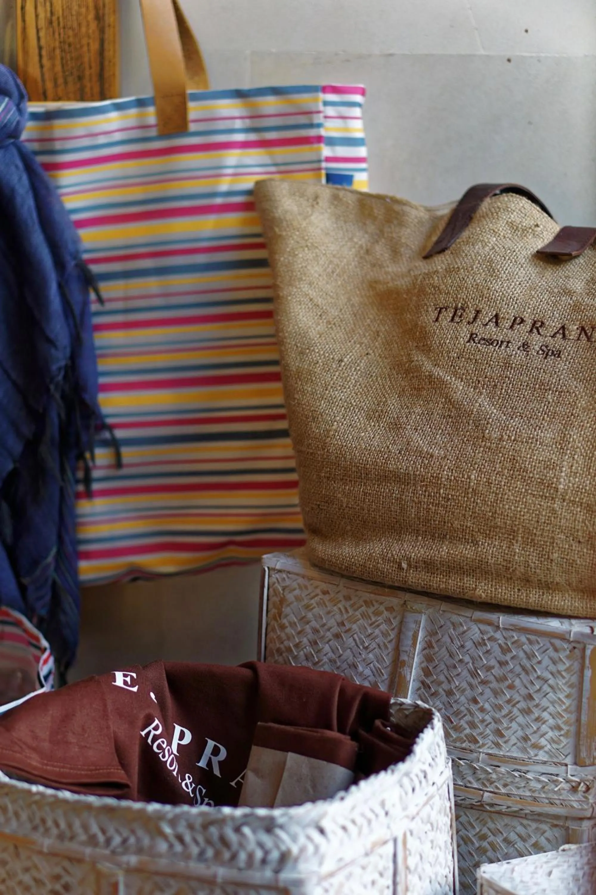 Communal lounge/ TV room in Tejaprana Resort & Spa