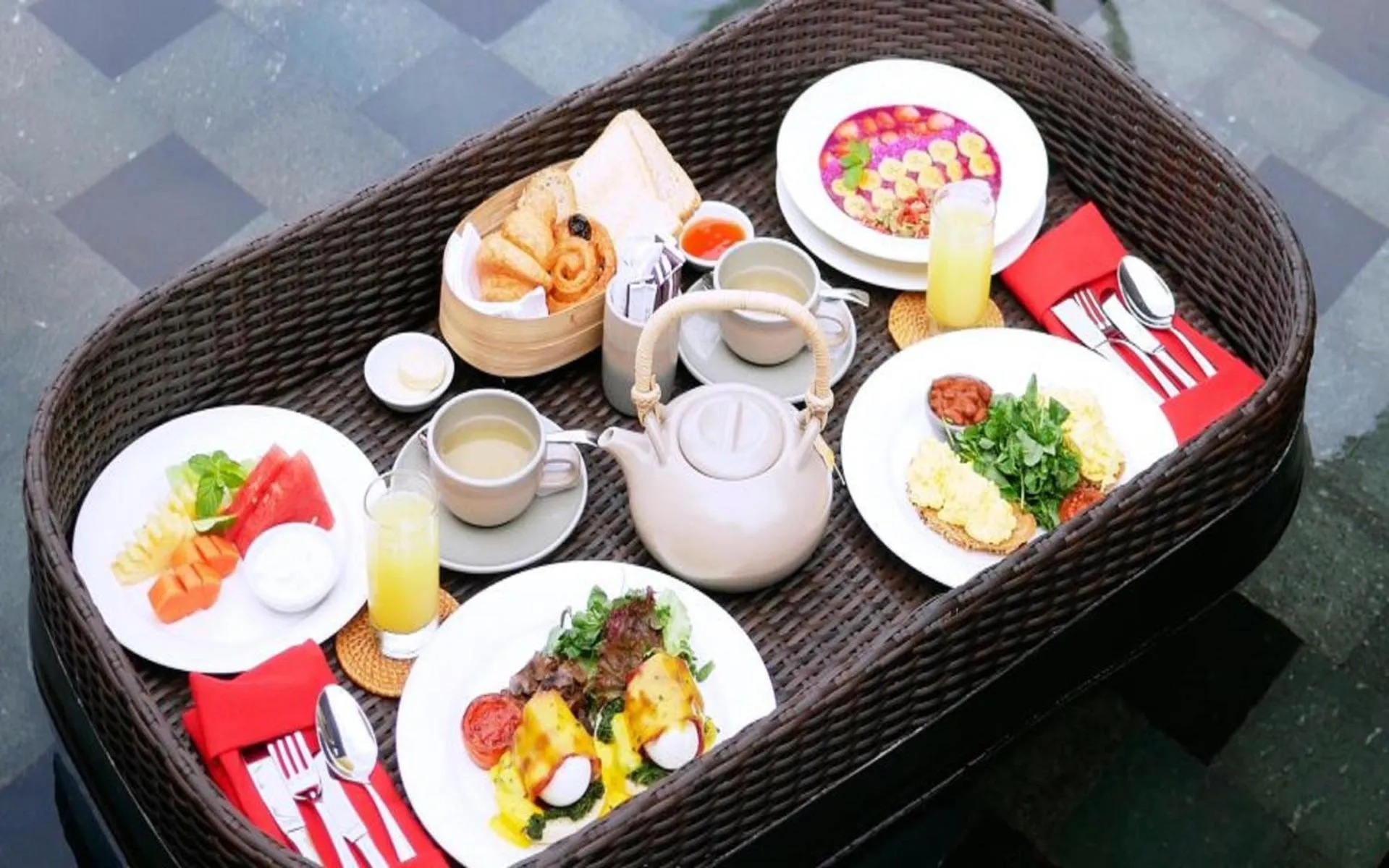 Breakfast in Tejaprana Resort & Spa