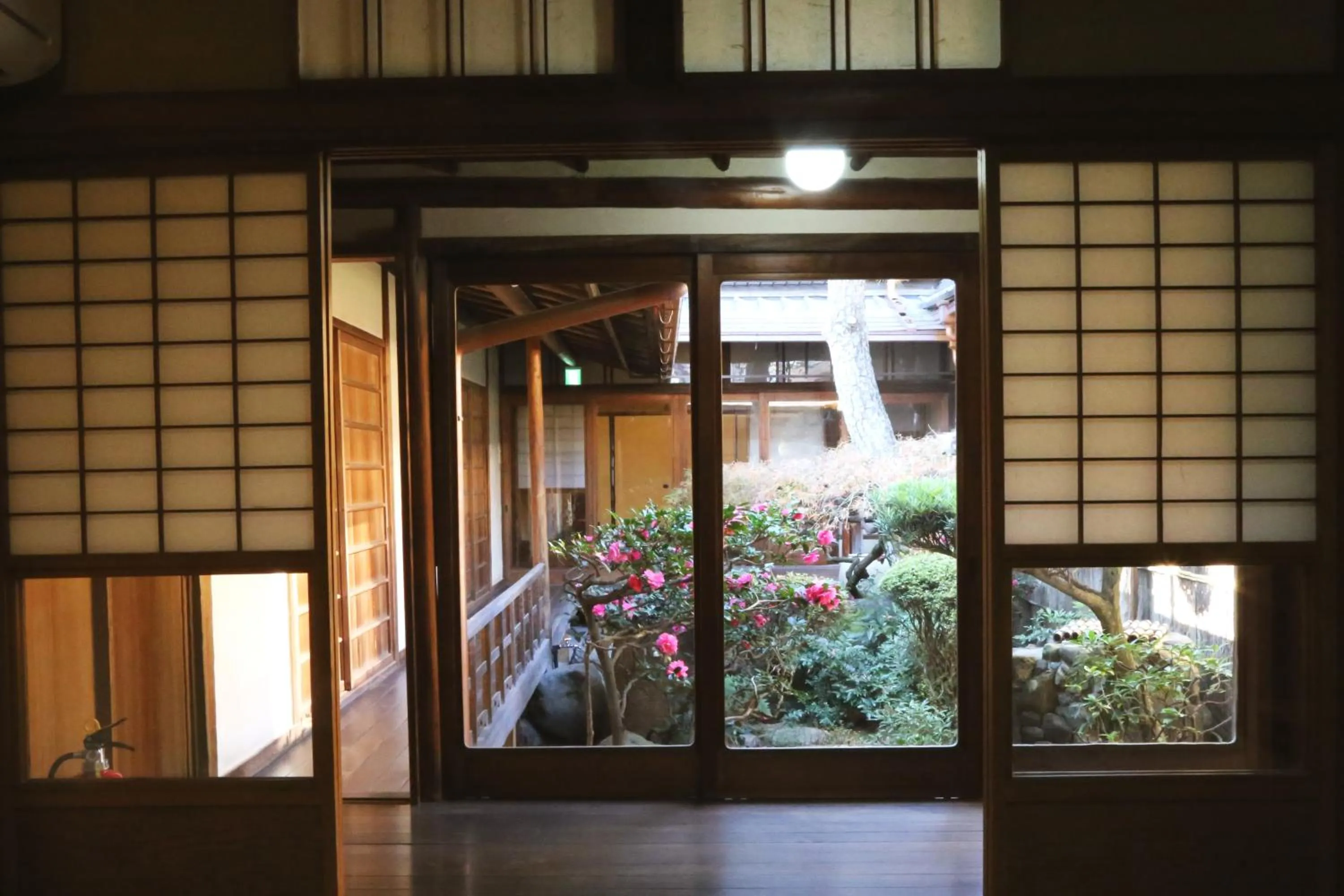 Garden in Show-an Machiya Inn