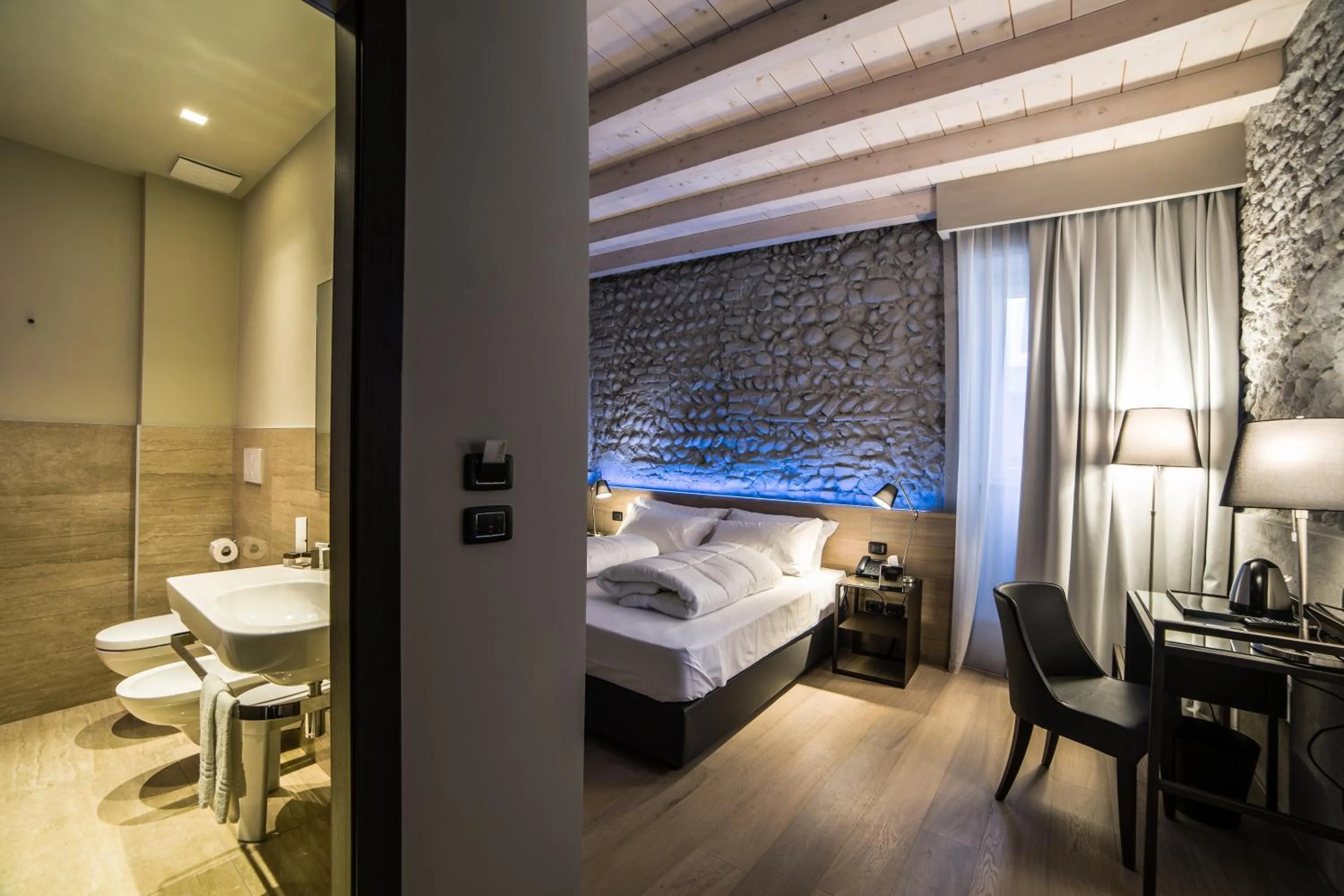 Photo of the whole room, Bed in Locanda al Vescovo & SPA