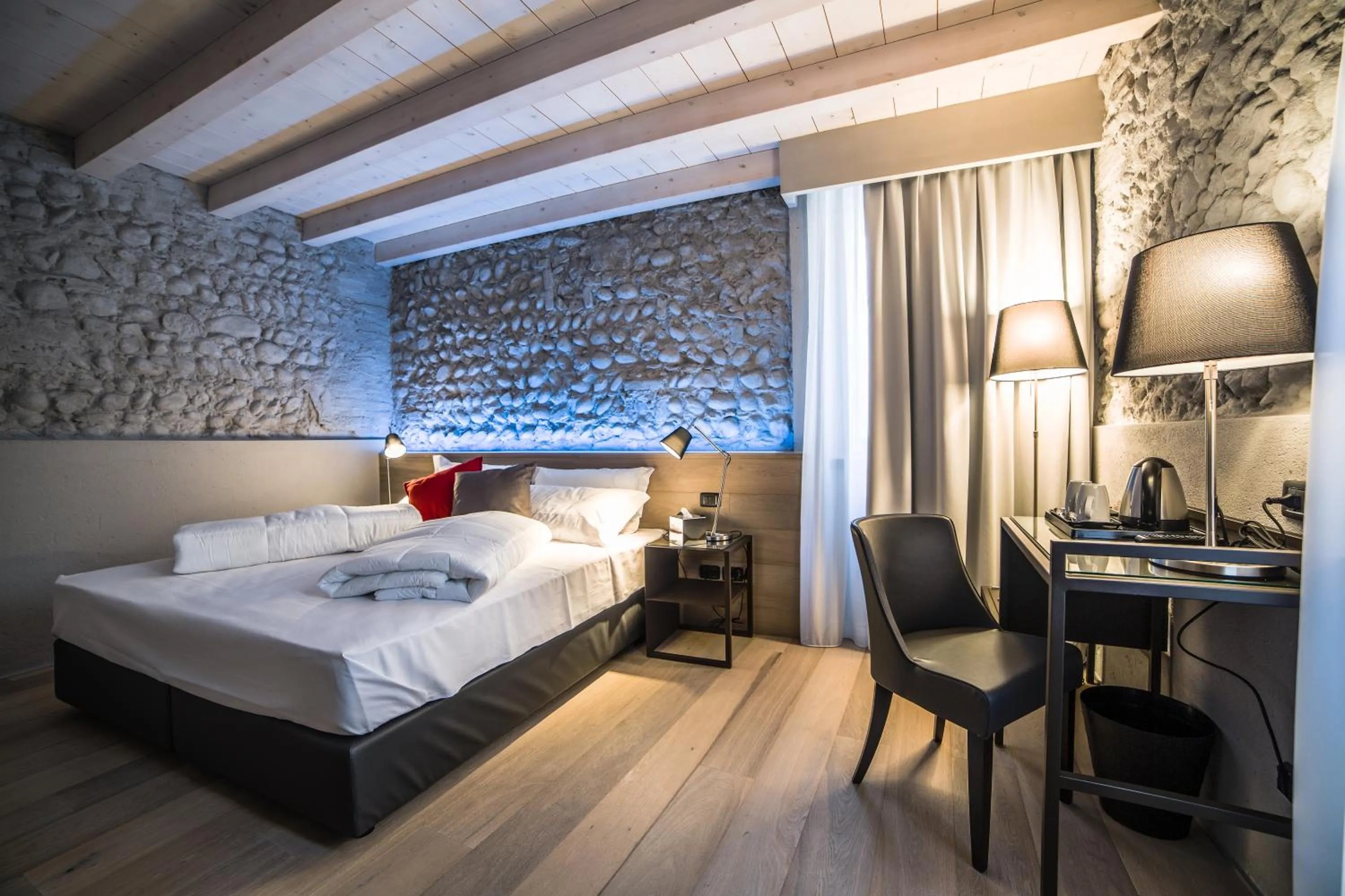 Photo of the whole room, Bed in Locanda al Vescovo & SPA