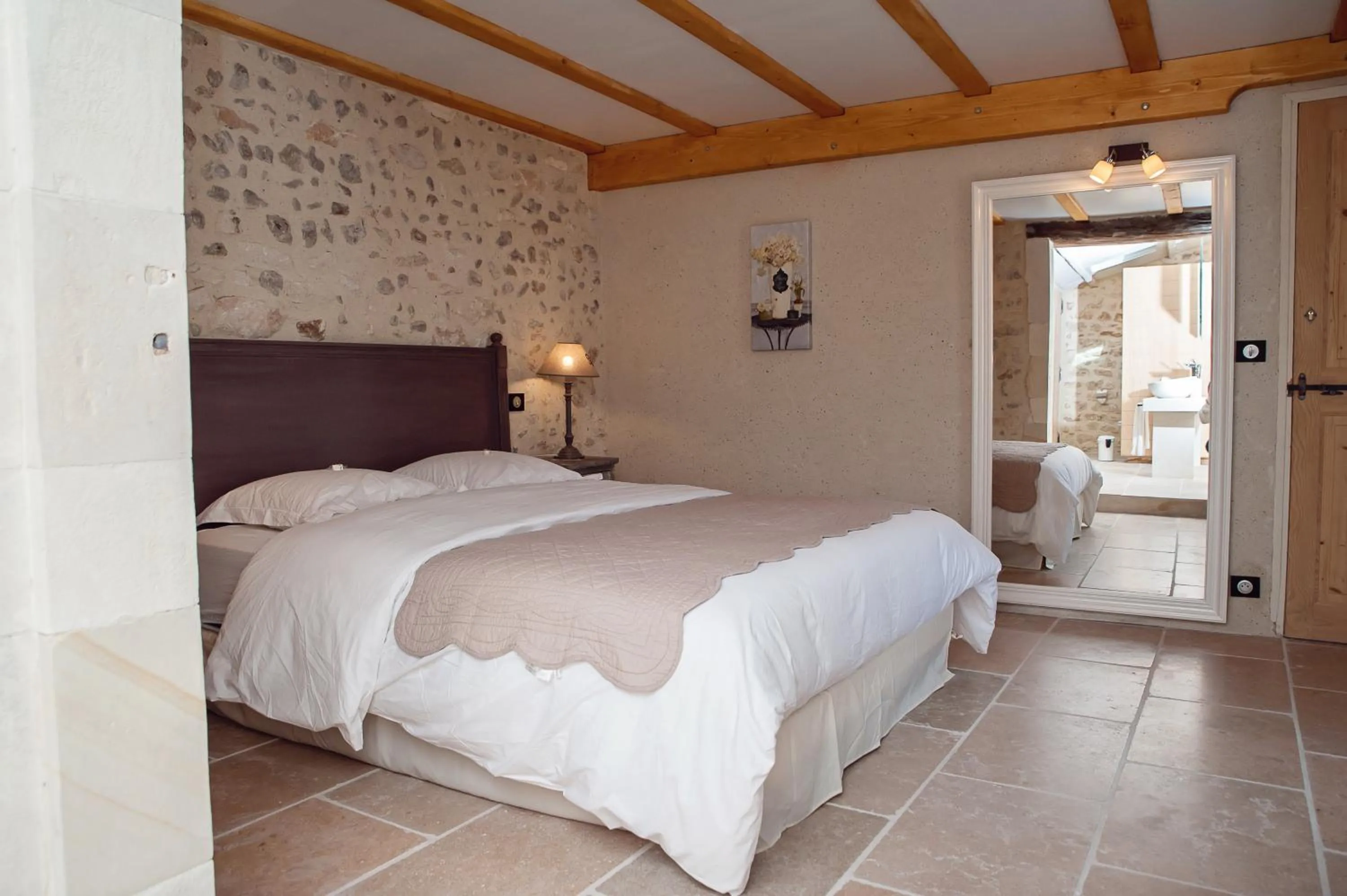 Photo of the whole room, Bed in Les Champs de Provence