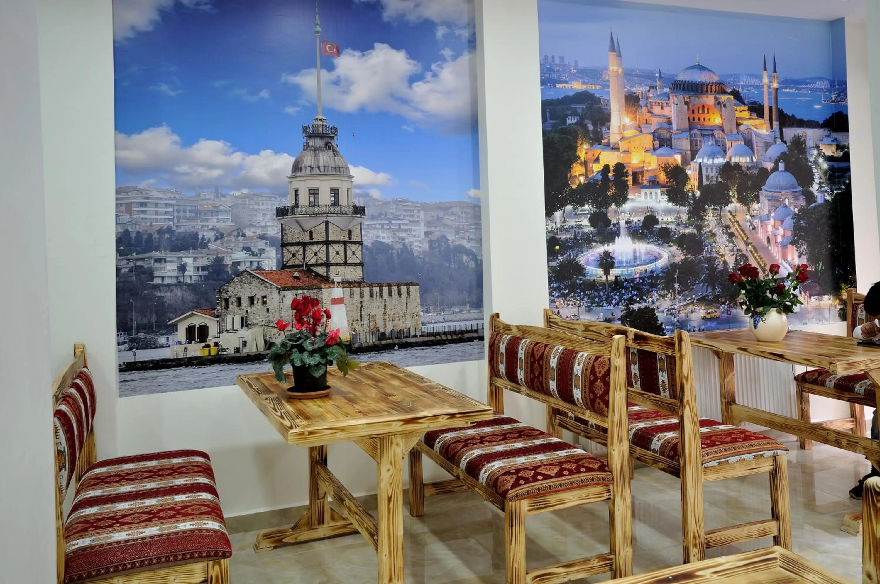 Restaurant/places to eat in Seyri Istanbul Hotel