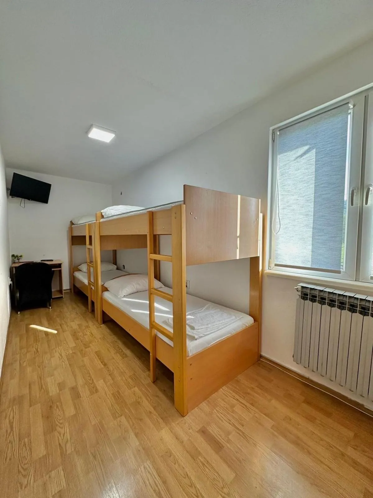 Twin Room with Shared Bathroom in Hostel Herz