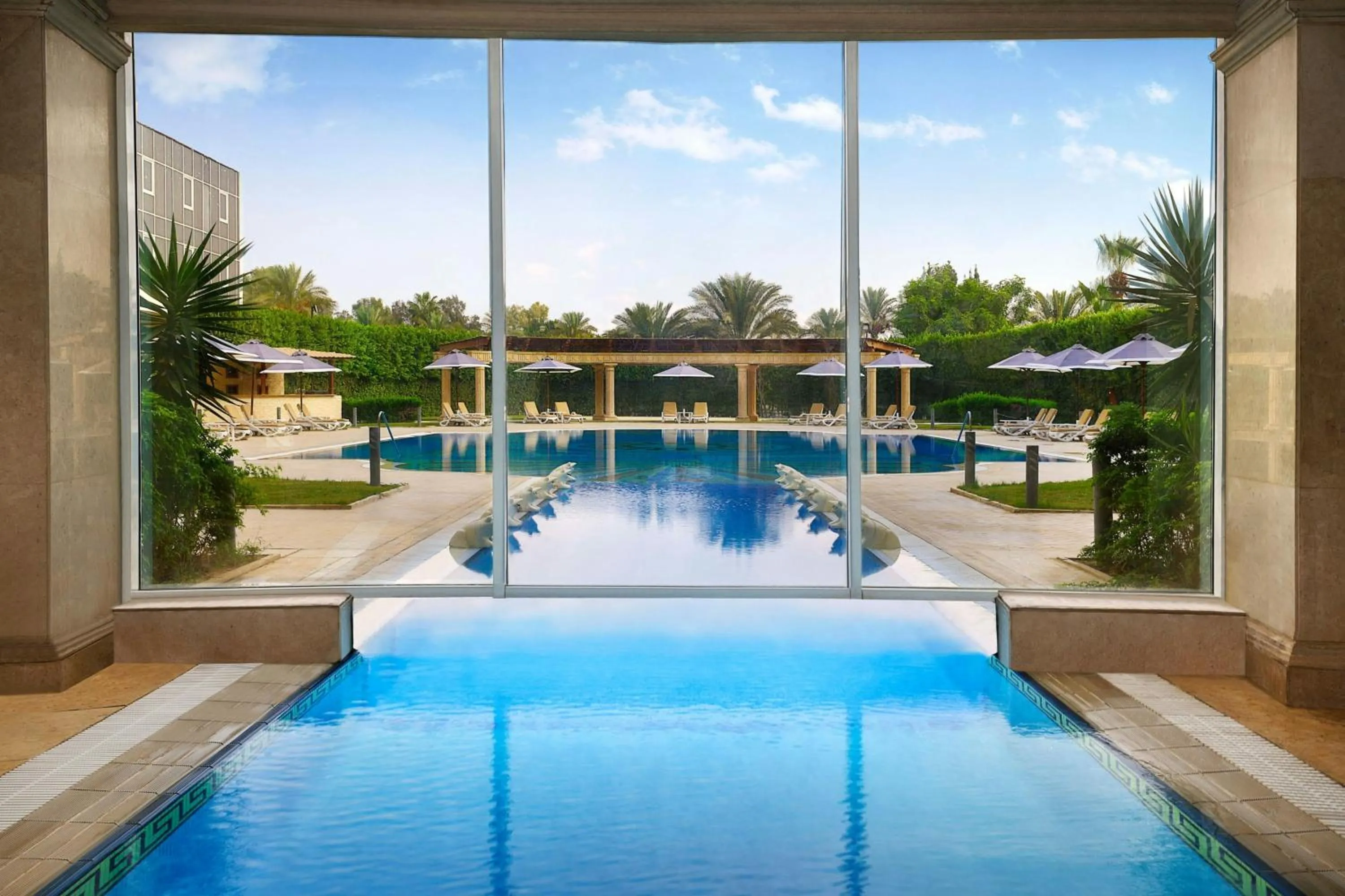 Swimming pool in JW Marriott Hotel Cairo