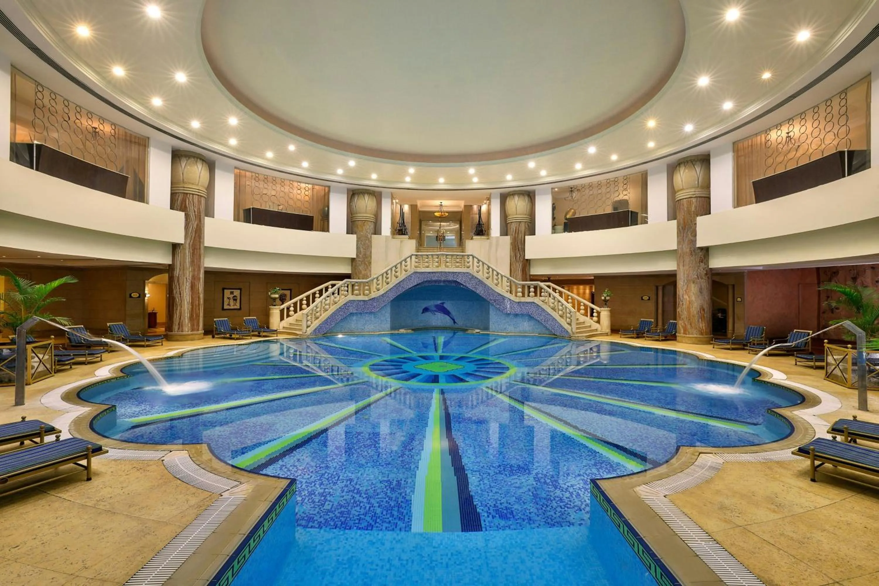 Swimming pool in JW Marriott Hotel Cairo