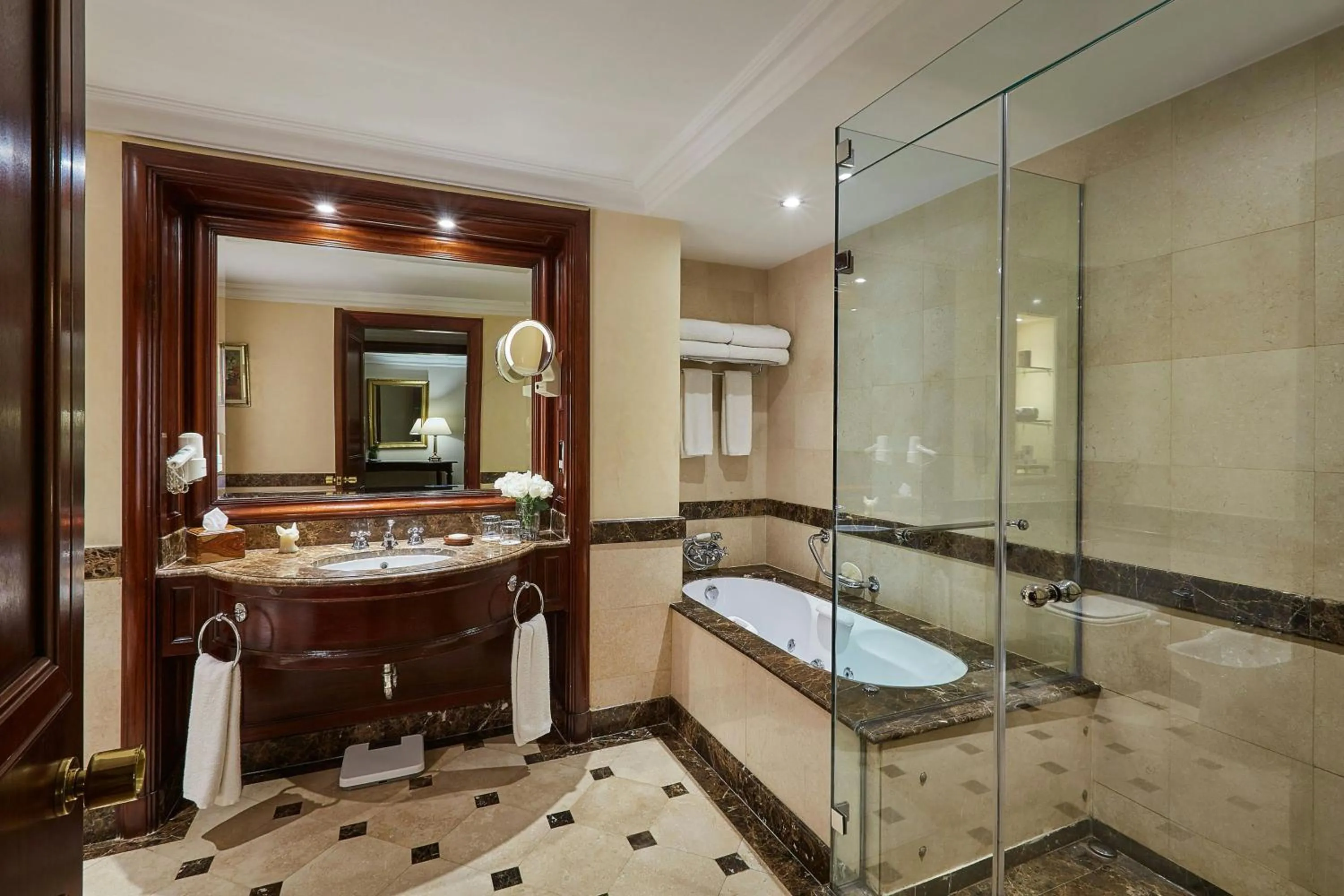 Bathroom in JW Marriott Hotel Cairo