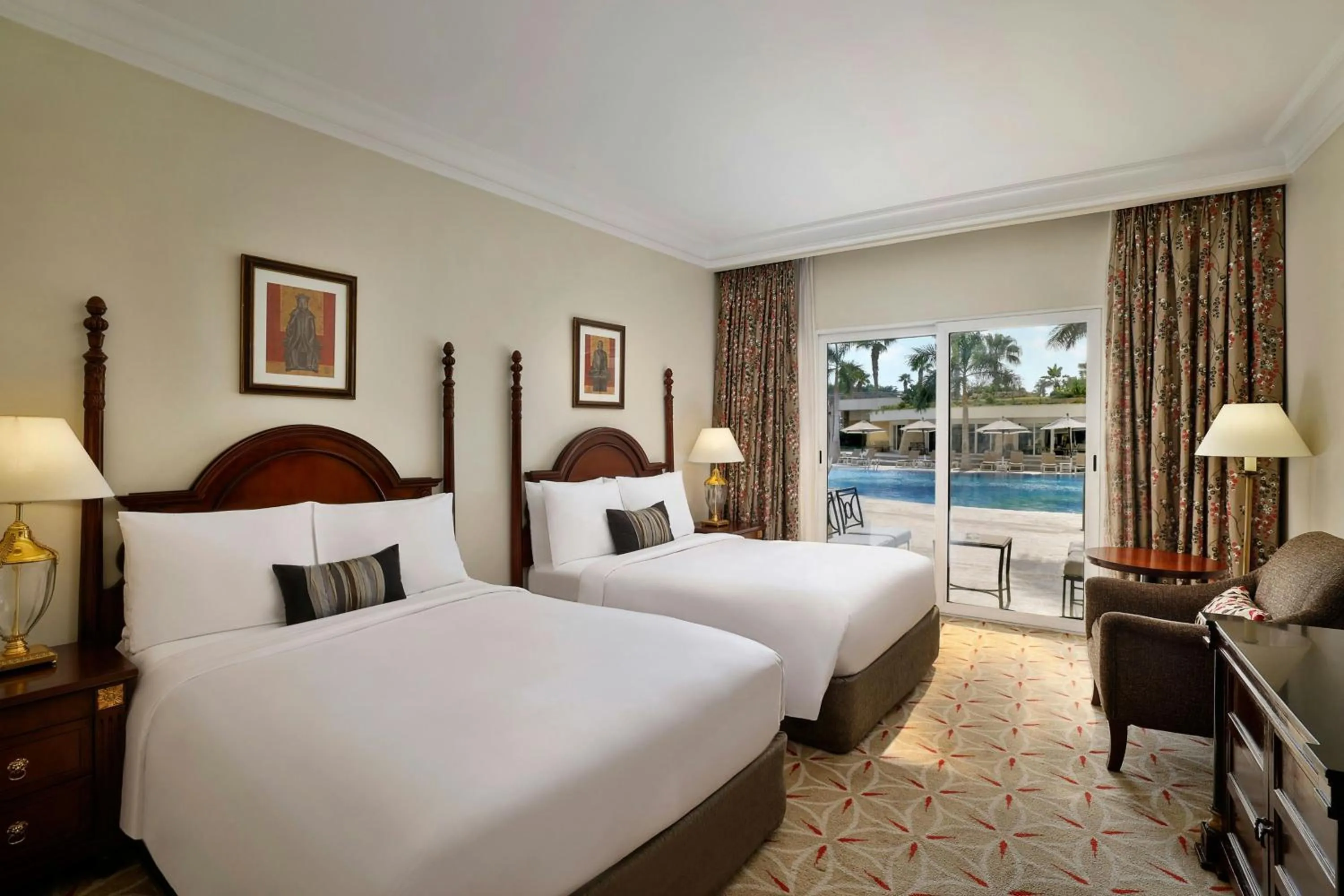 Swimming pool, Bed in JW Marriott Hotel Cairo