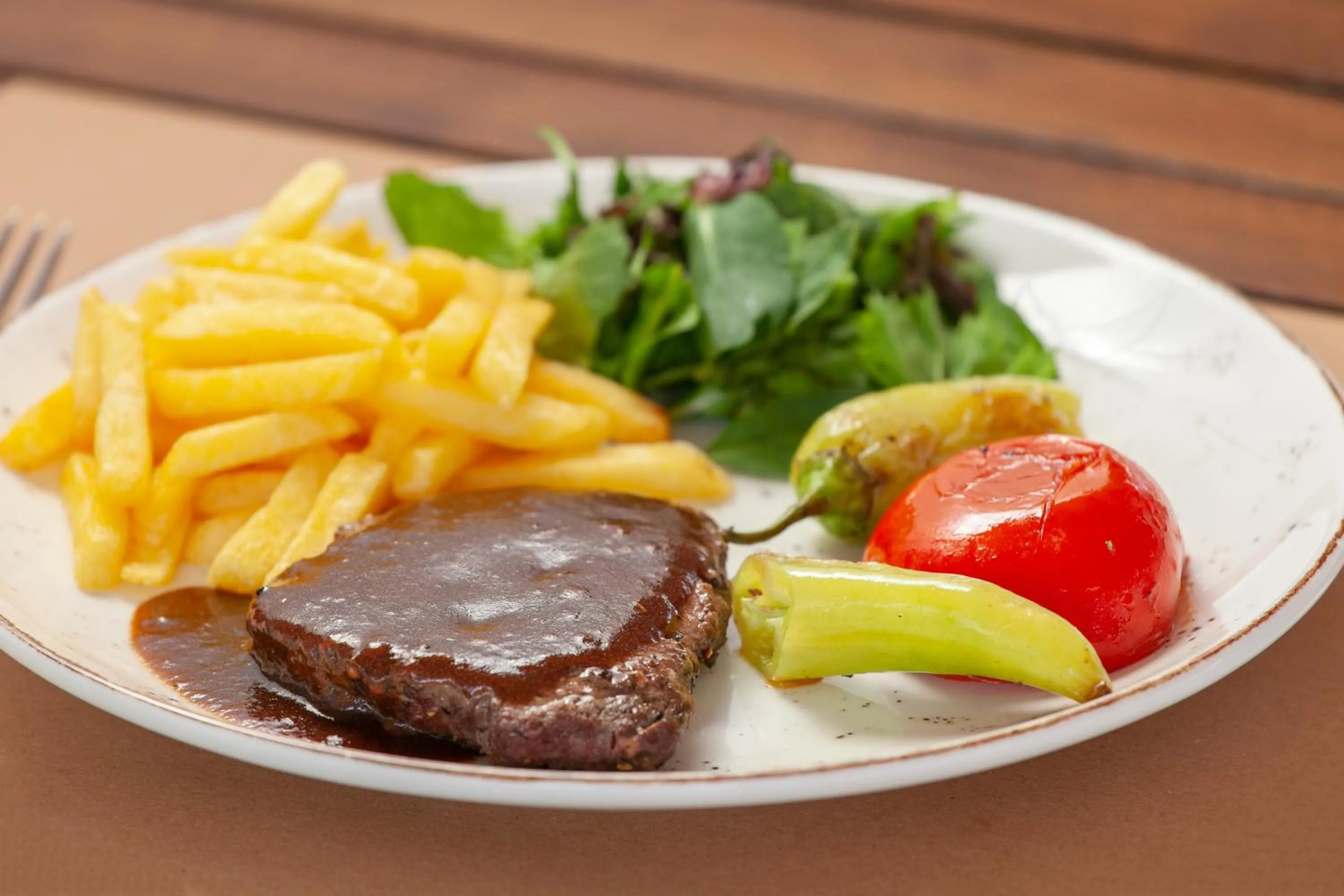 Restaurant/places to eat in Golden Orange Hotel