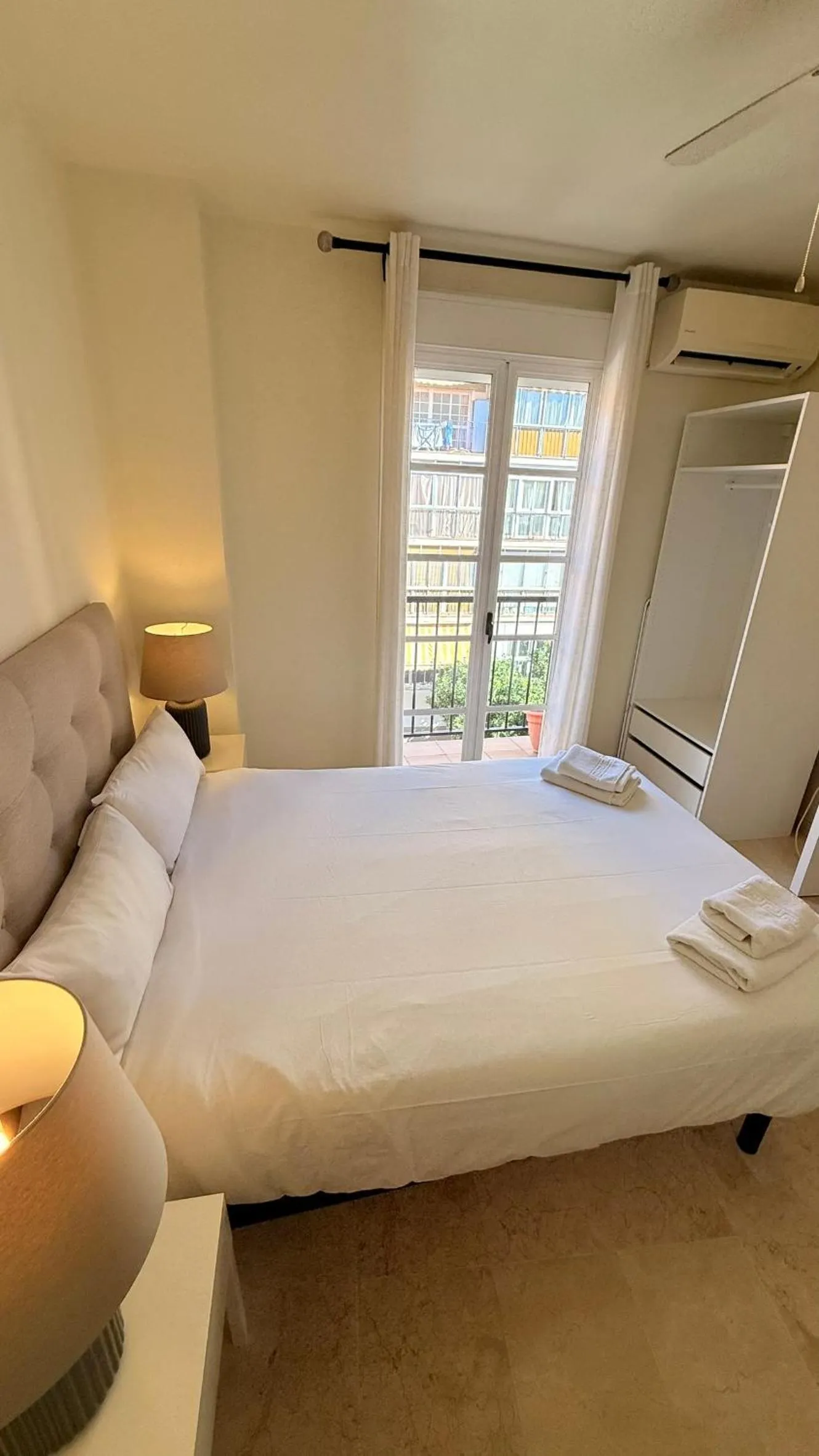 Photo of the whole room, Bed in Fan Flat Mariscal