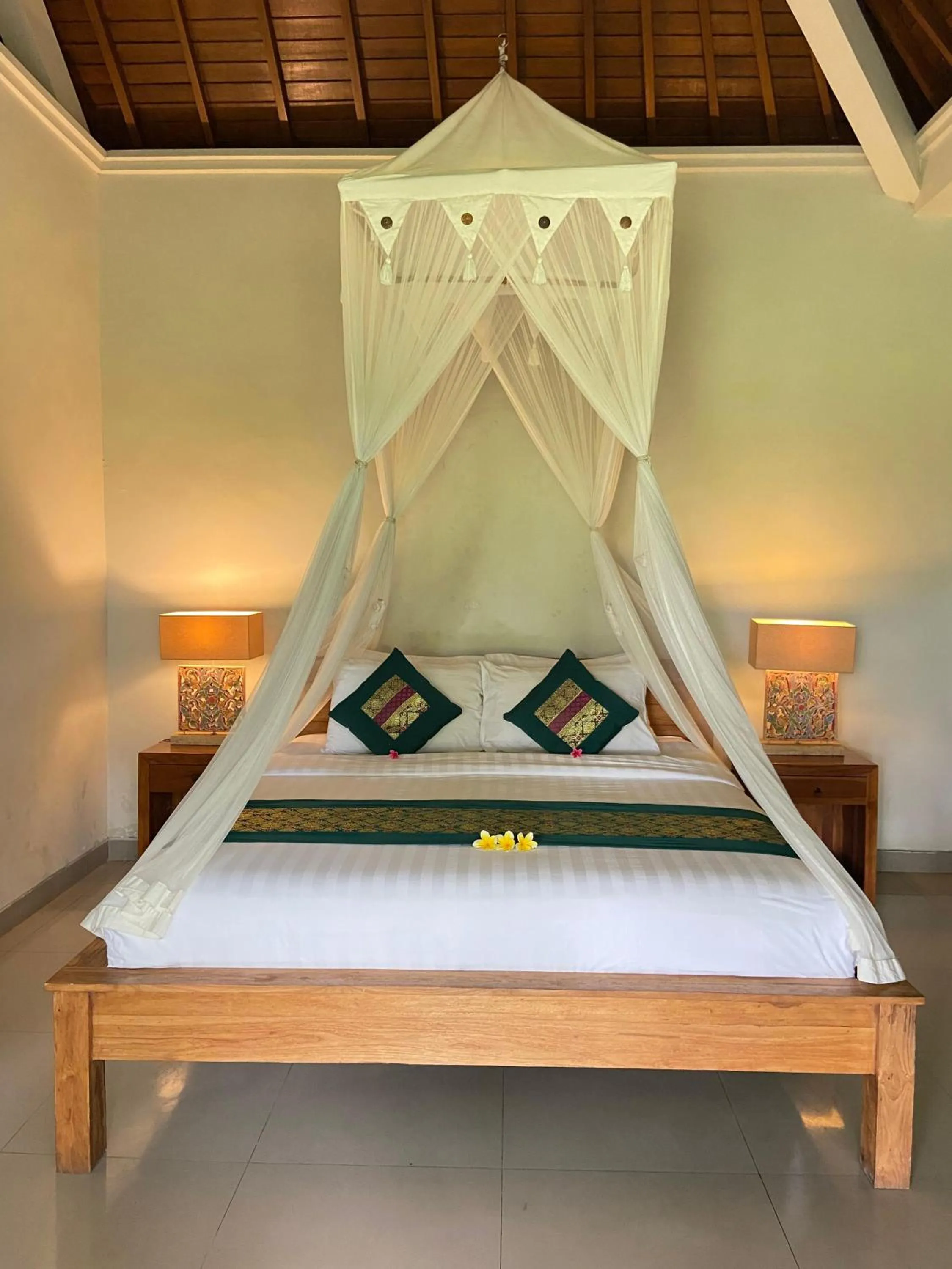 Photo of the whole room, Bed in Masia Villa Ubud