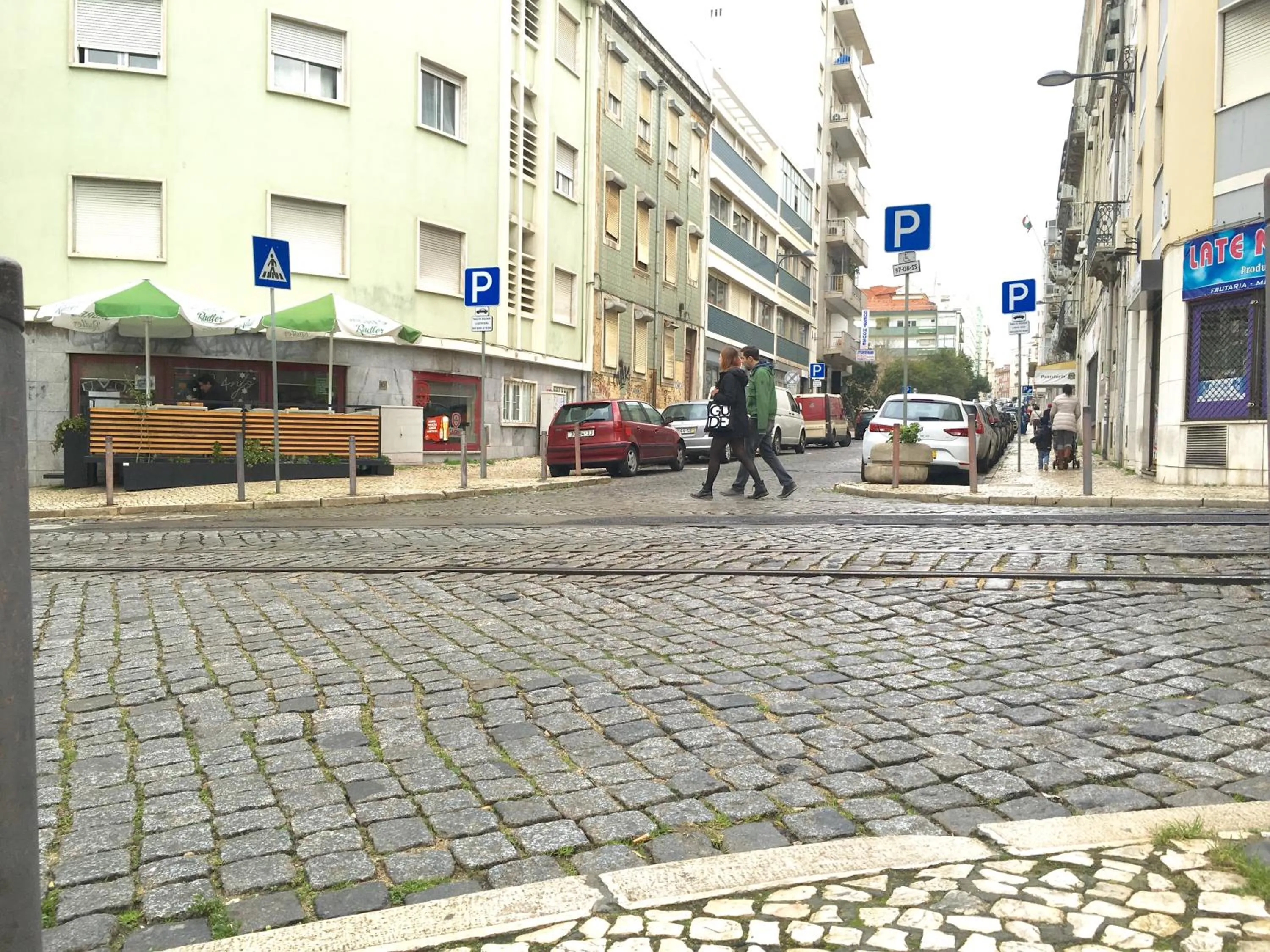 Day in lisbon Home host