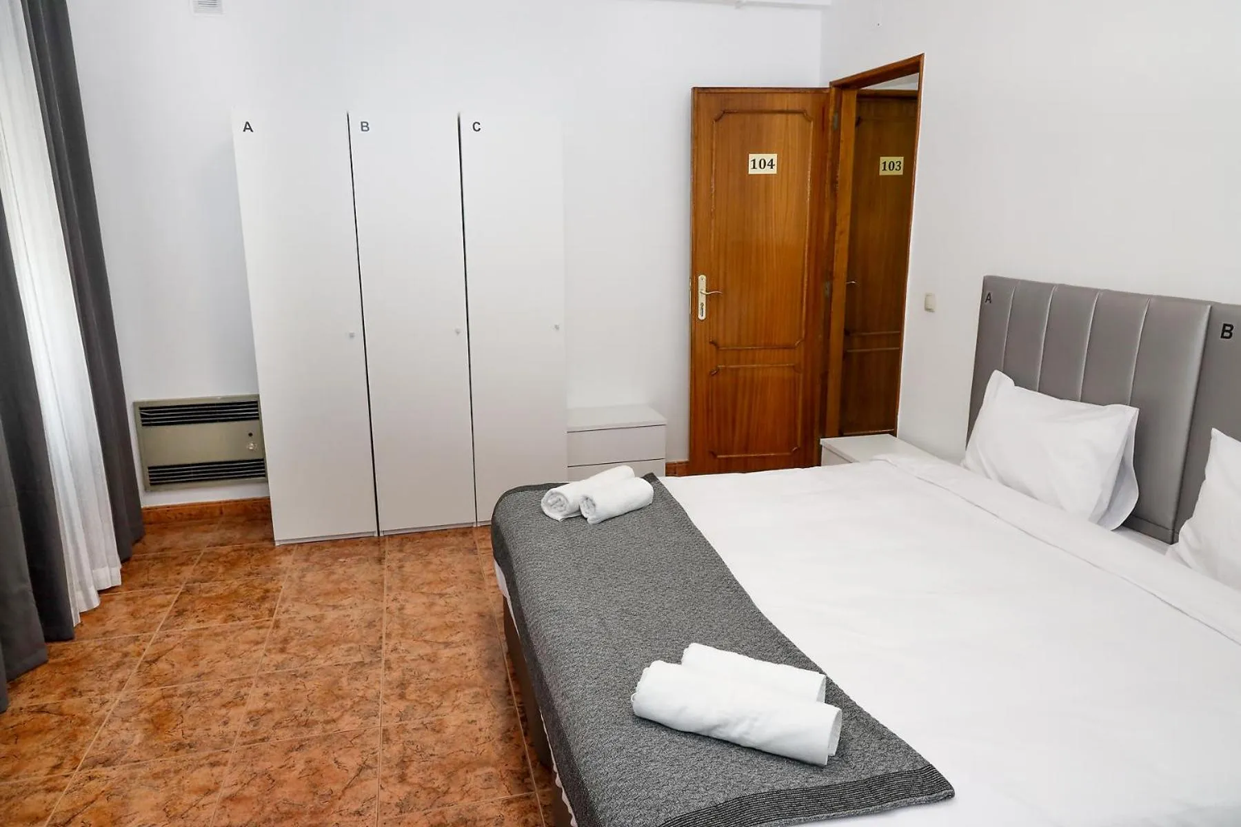 Bed in lisbon Home host