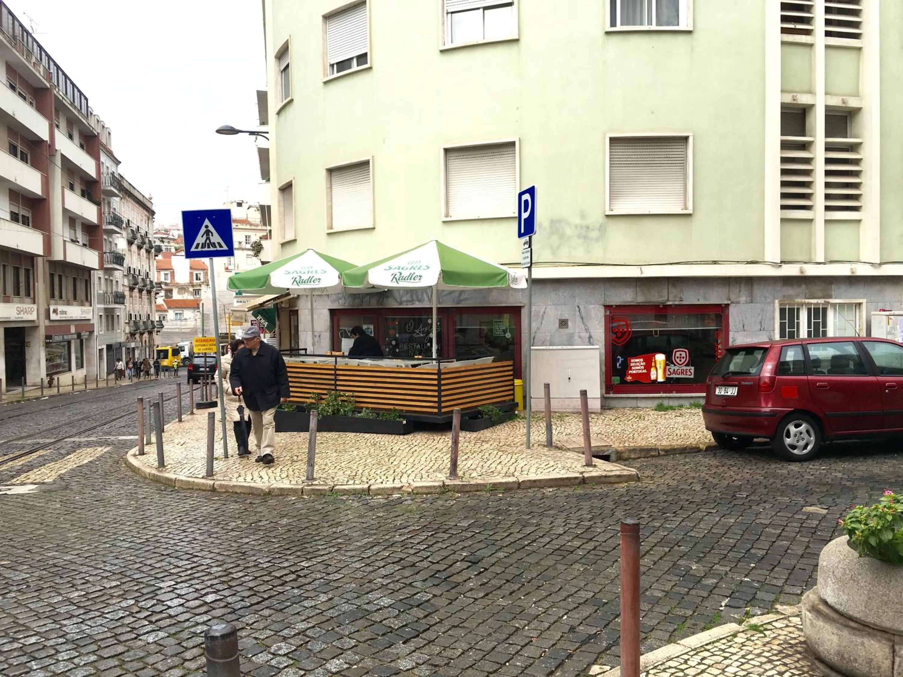 Neighbourhood in lisbon Home host