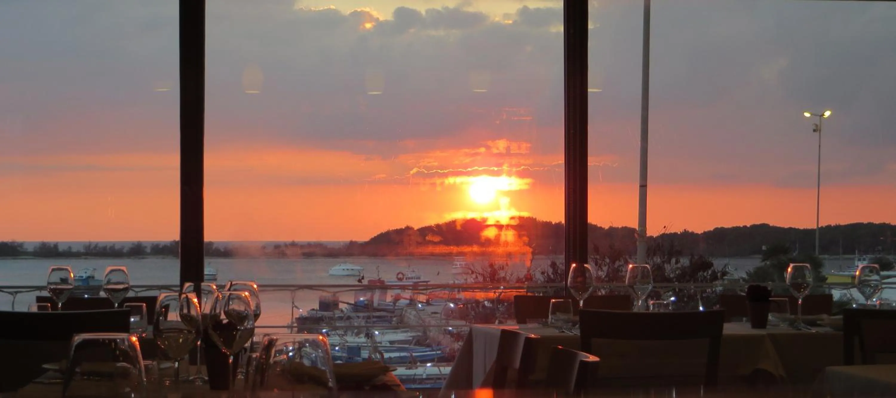 Restaurant/places to eat in Hotel Grecale