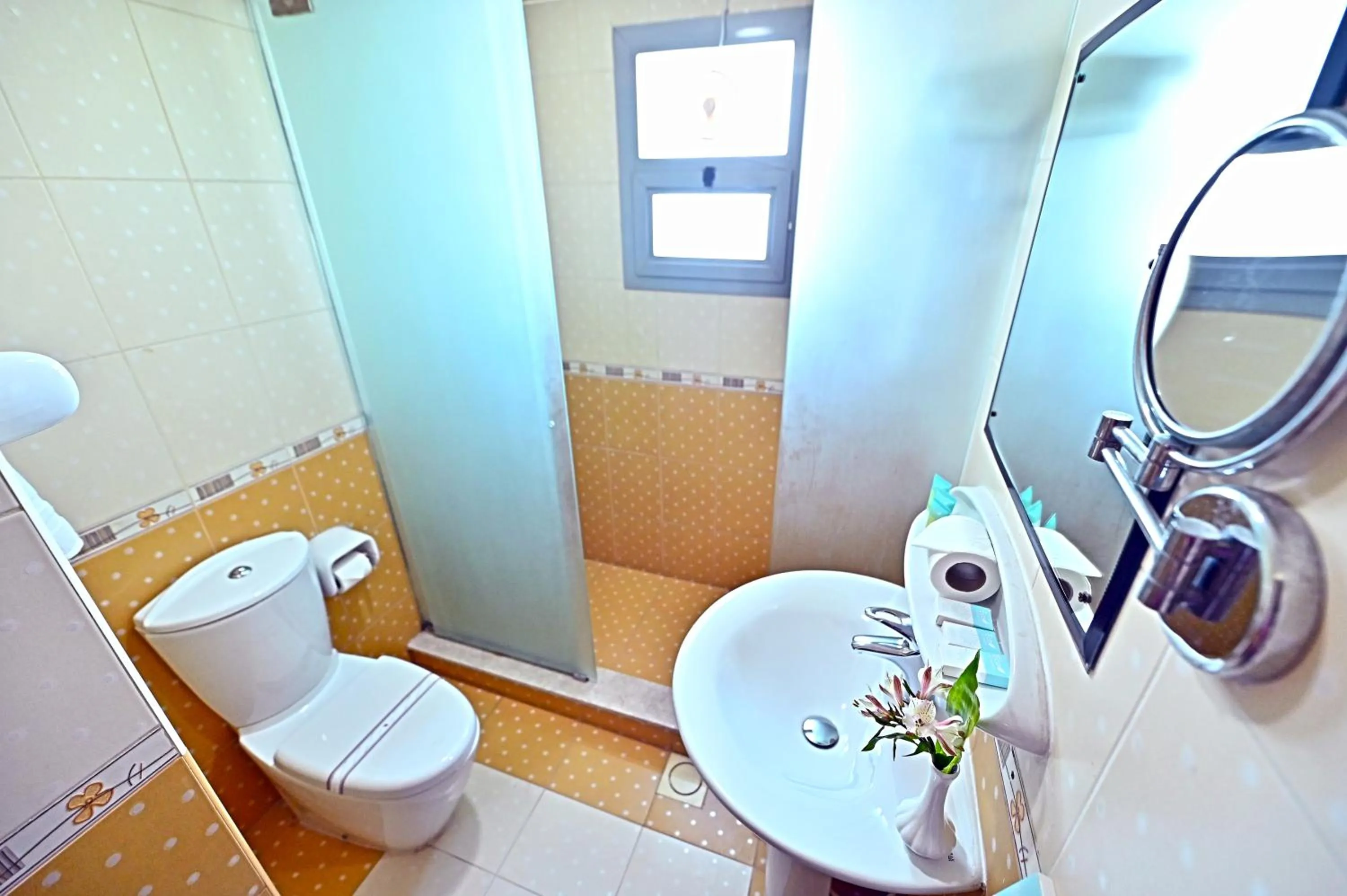 Shower in Ewan Tower Hotel Apartments