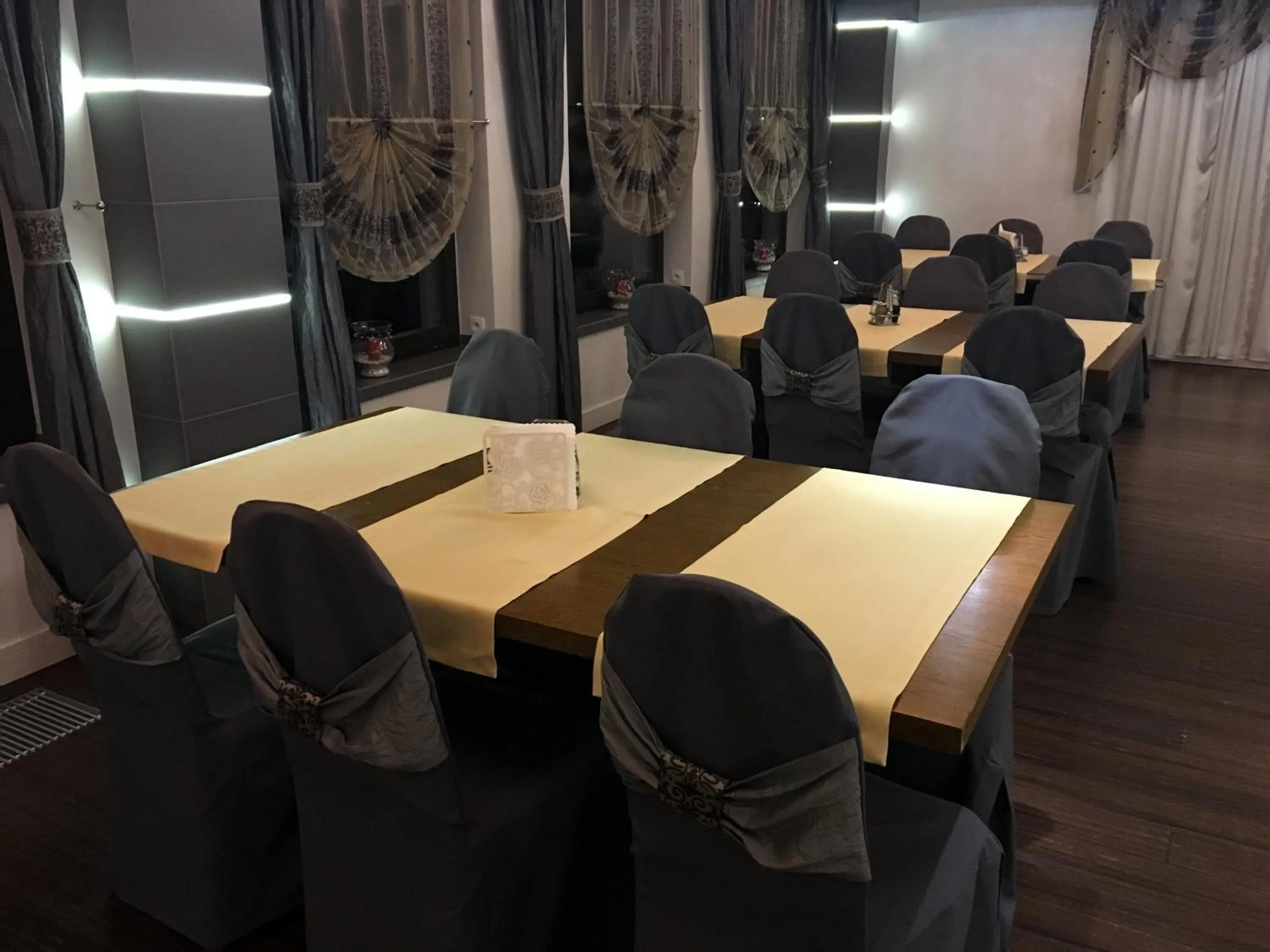 Restaurant/places to eat in Zajazd Pod Borem