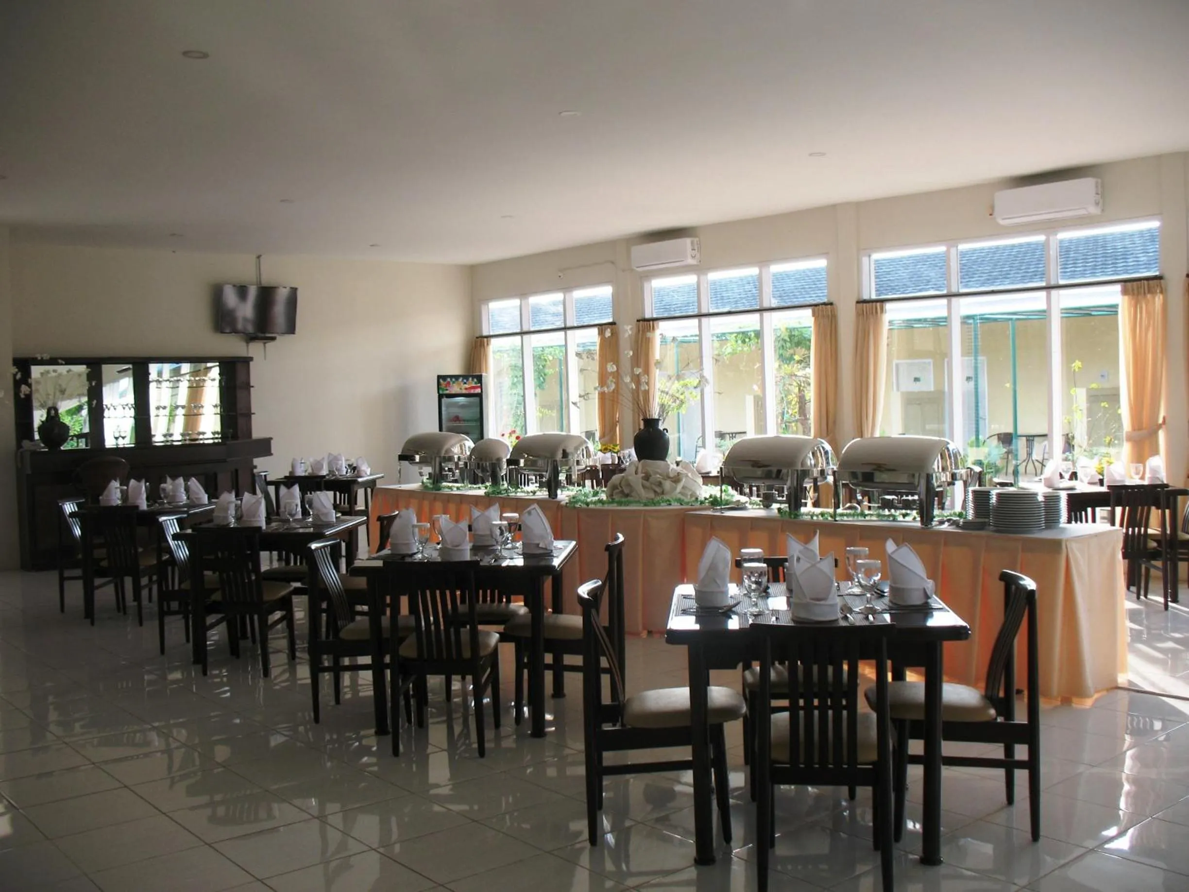 Restaurant/places to eat in Cengkareng Transit Hotel