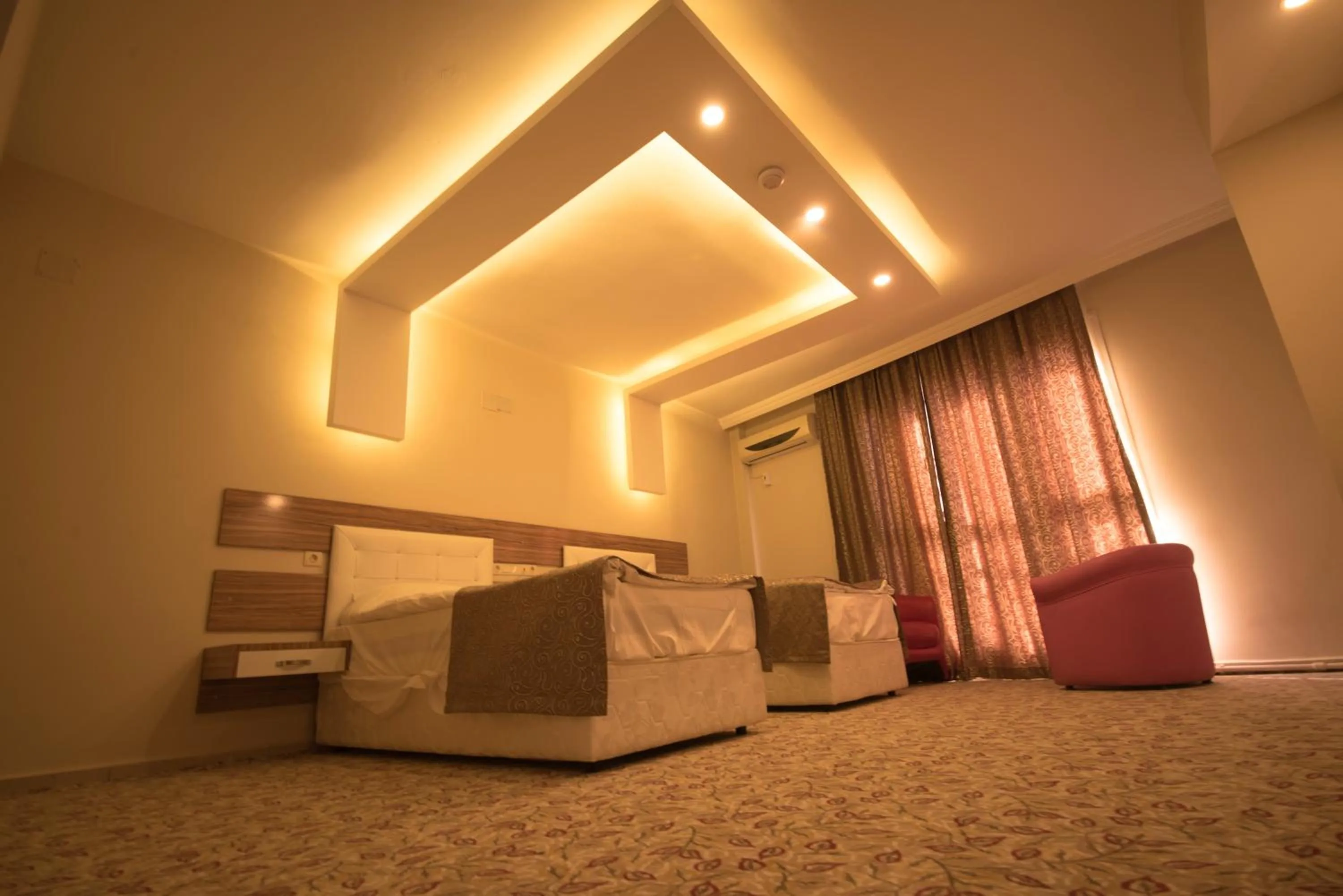 Photo of the whole room in Osmaniye Hanedan Otel