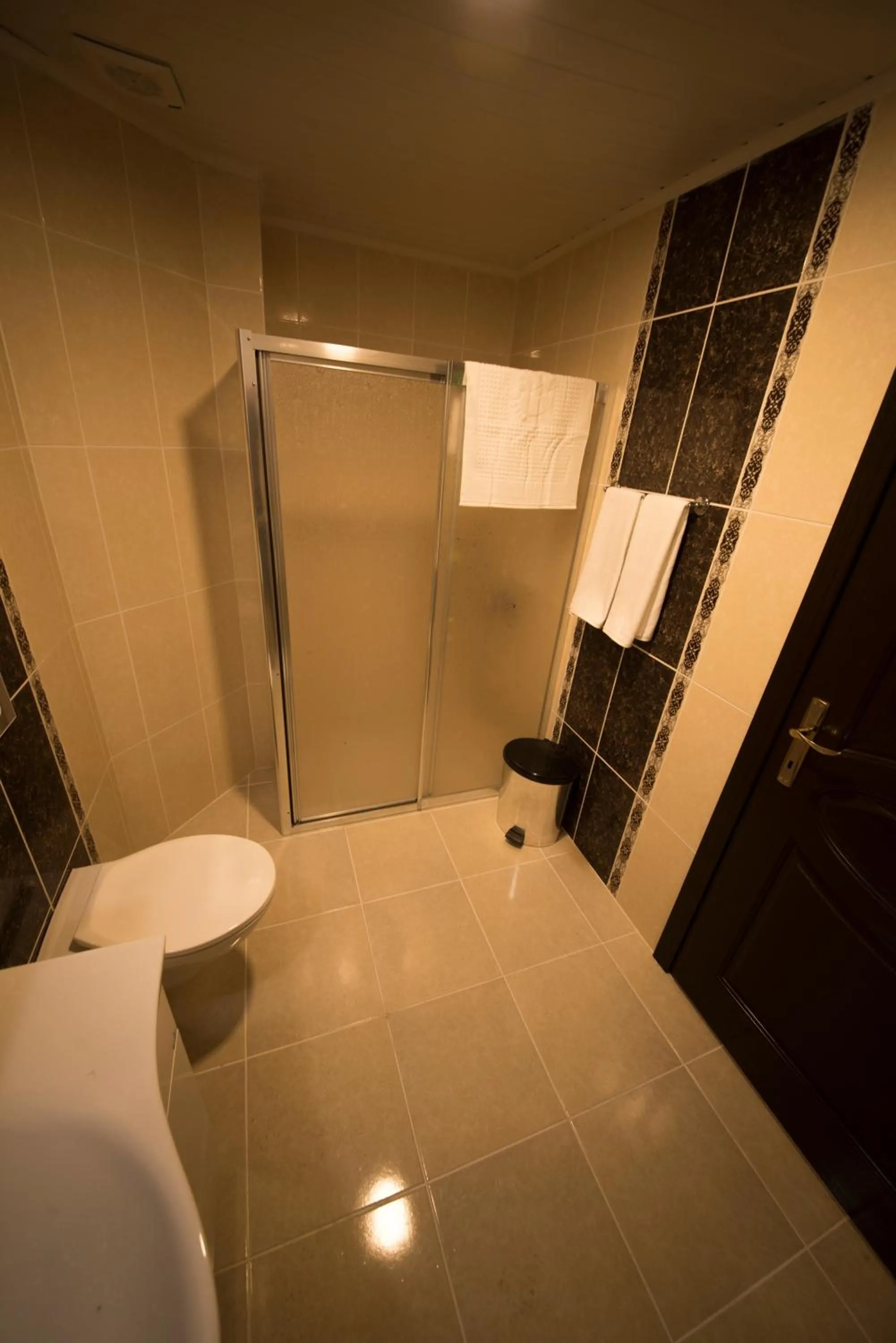 Photo of the whole room in Osmaniye Hanedan Otel