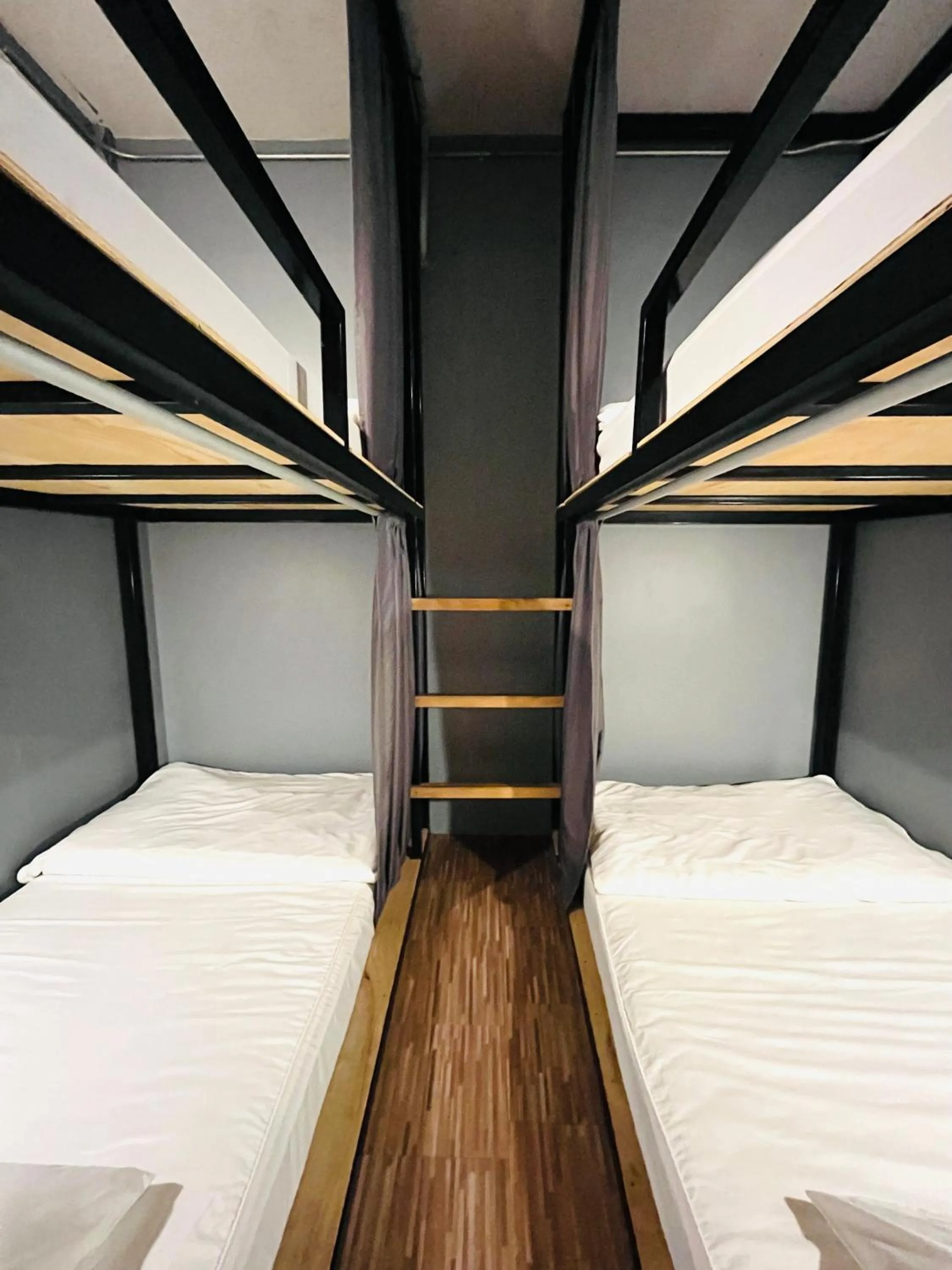 Bedroom, Bed in The Backpack Hostel