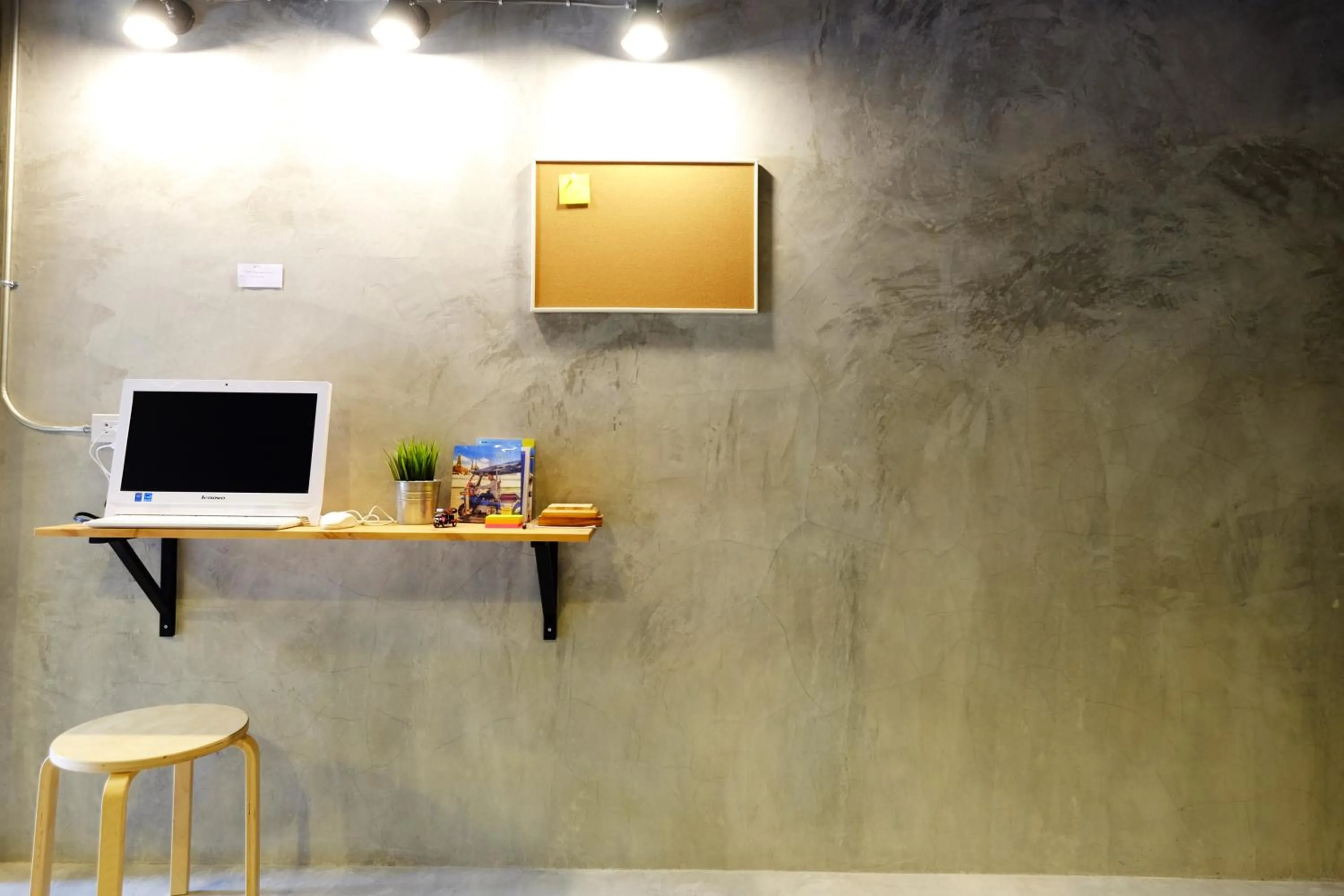 Communal lounge/ TV room in The Backpack Hostel