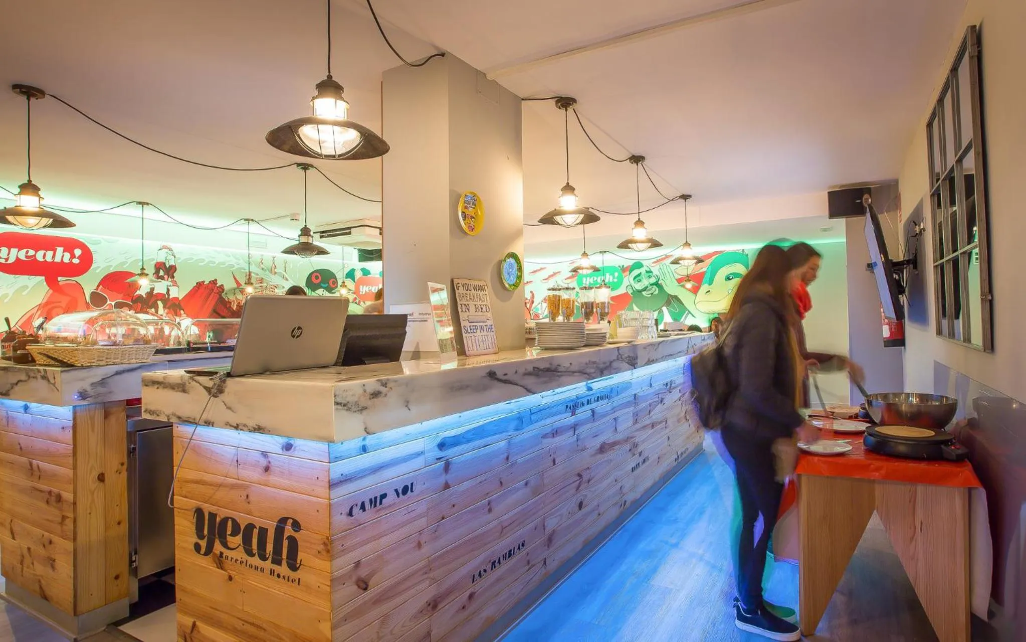 Lounge or bar in Yeah Barcelona Hostel